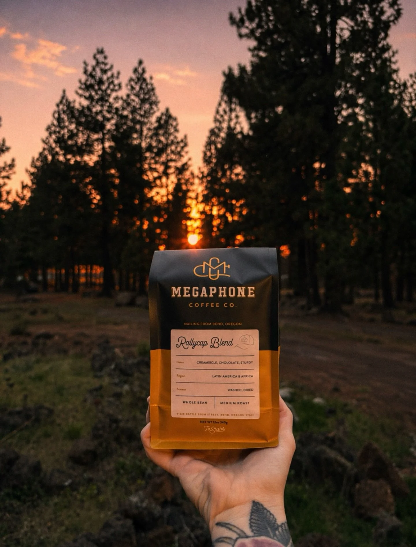 Oregon sunsets and Oregon coffee hit different 🤌☕️🌄

#coffee #coffeeculture #local #smallbusiness #locallyroasted locallyroastedcoffee coffeeroaster bend bendoregon oregon pnw supportsmallbusiness supportlocalbusiness shoplocal coffeecommunity