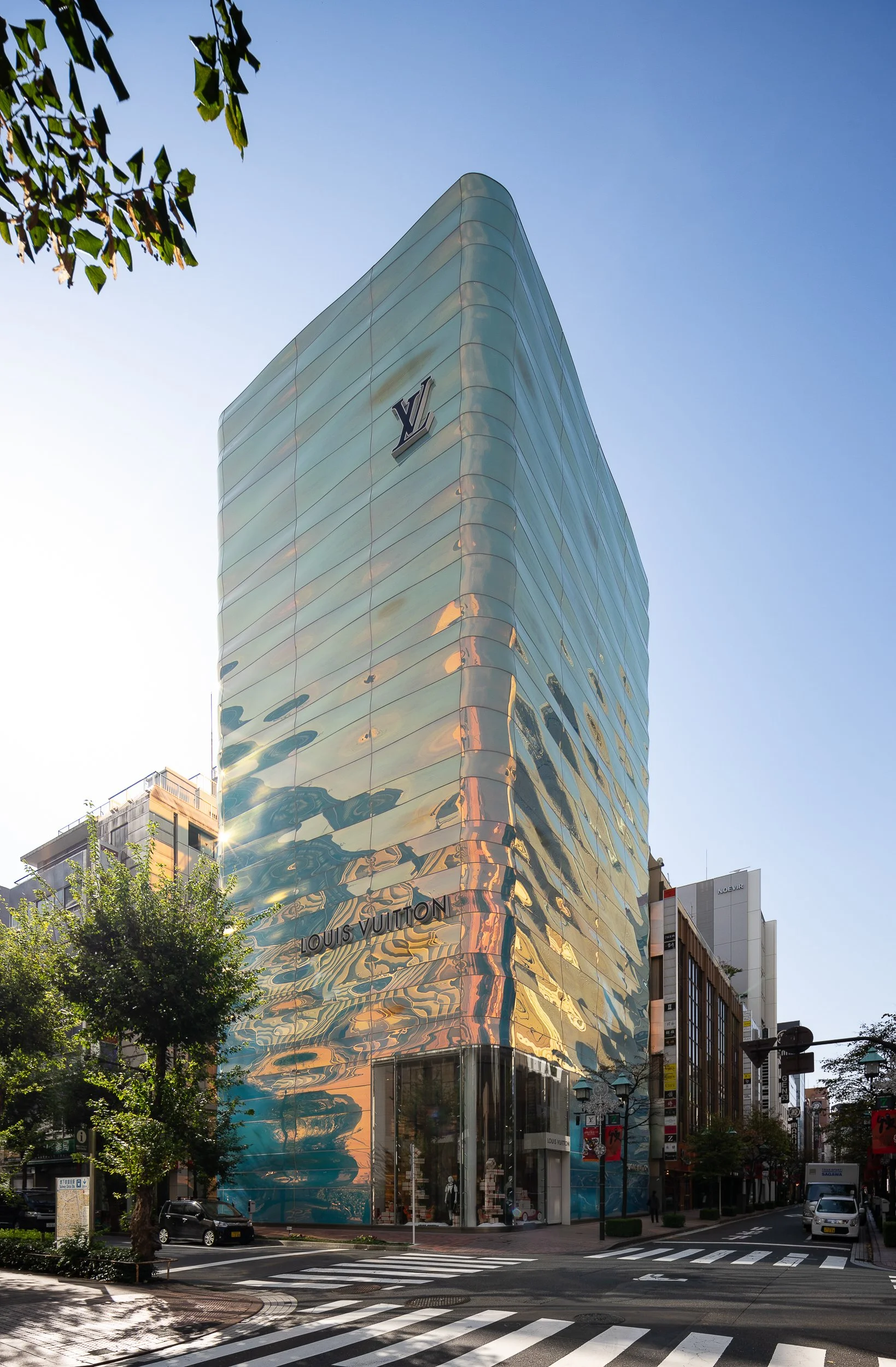 louis-vuiton-ginza.jpg