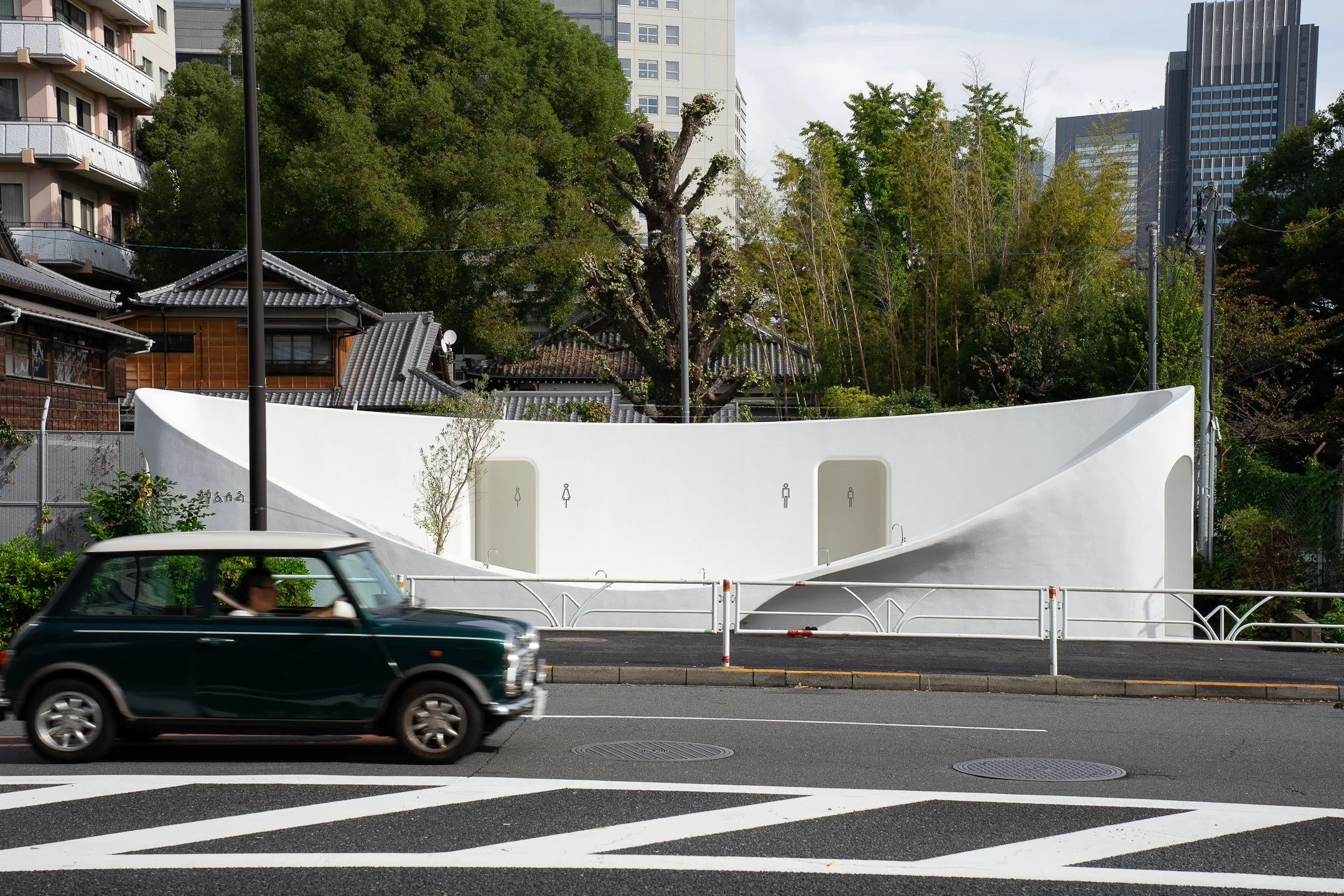 sou-fujimoto-toilet-car.jpg