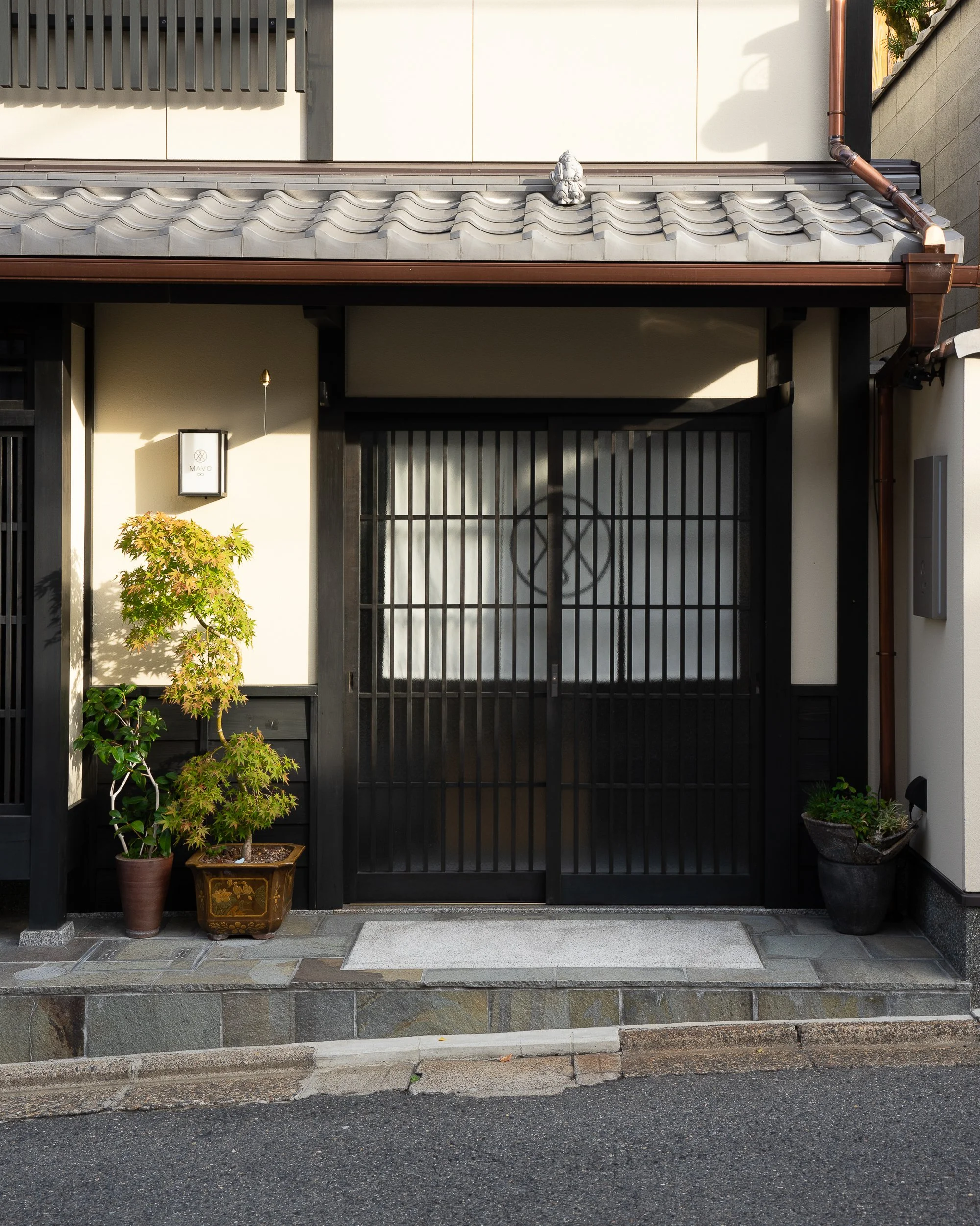 kyoto-house-entrance.jpg