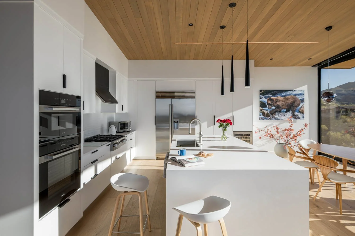 Modern Hillside Retreat Full Circle Customs  (1).jpg