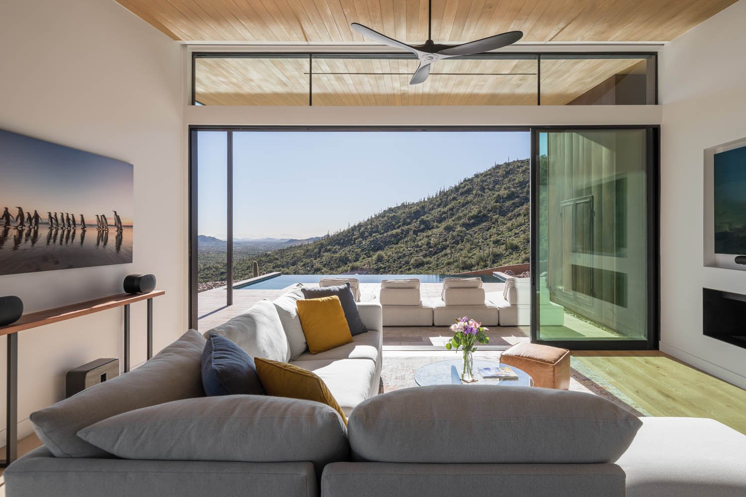 Modern Hillside Retreat Full Circle Customs  (2).jpg