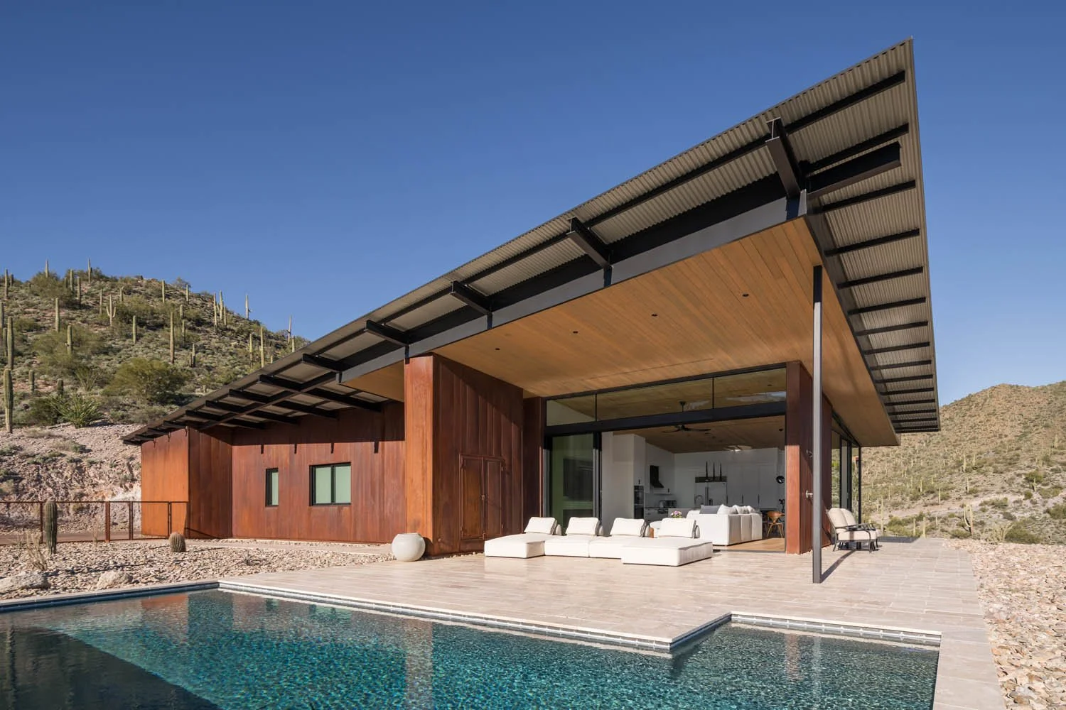 Modern Hillside Retreat Full Circle Customs  (3).jpg