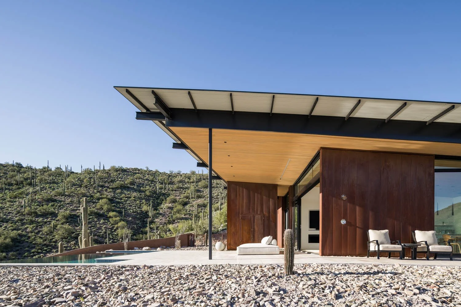 Modern Hillside Retreat Full Circle Customs  (4).jpg