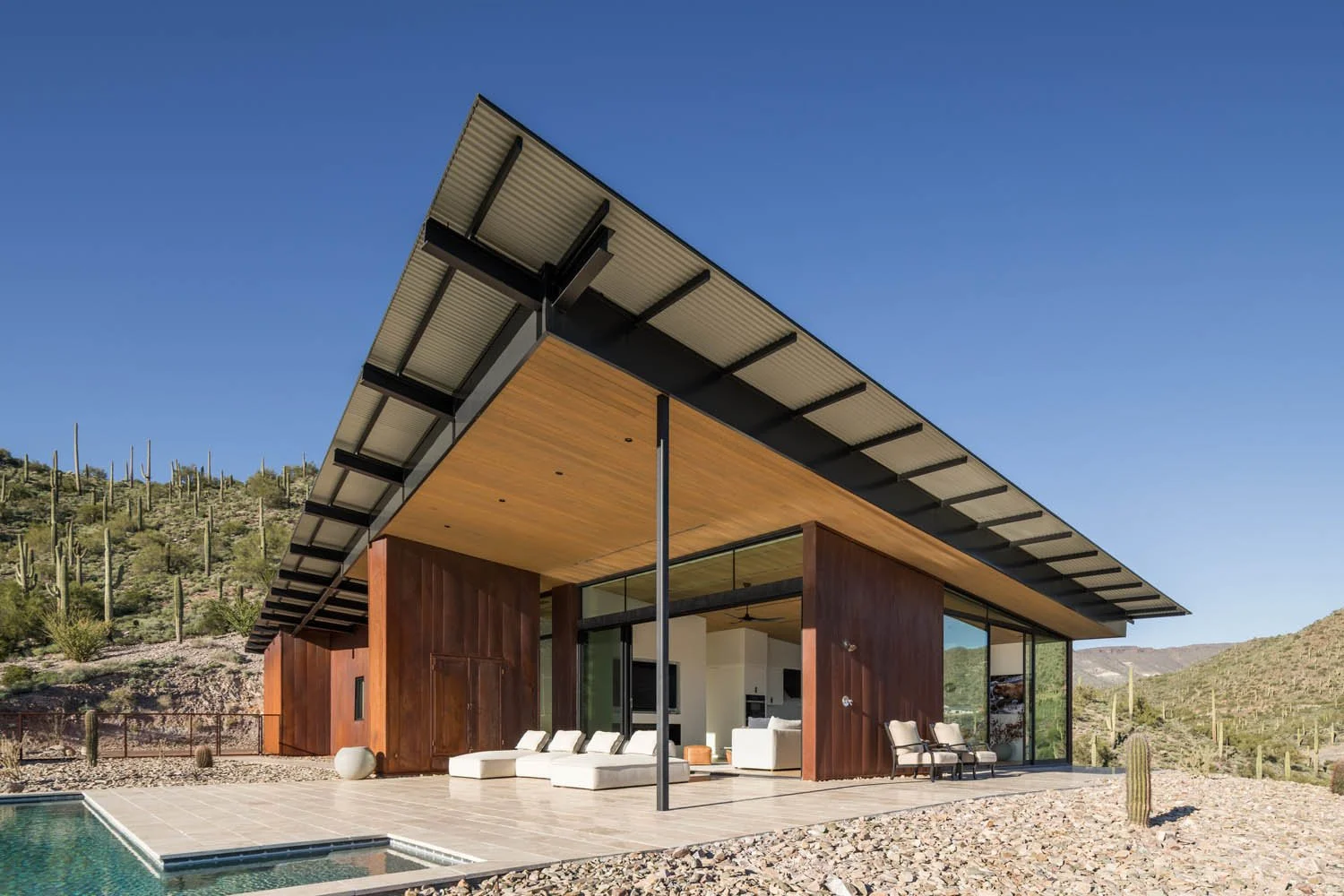 Modern Hillside Retreat Full Circle Customs  (5).jpg