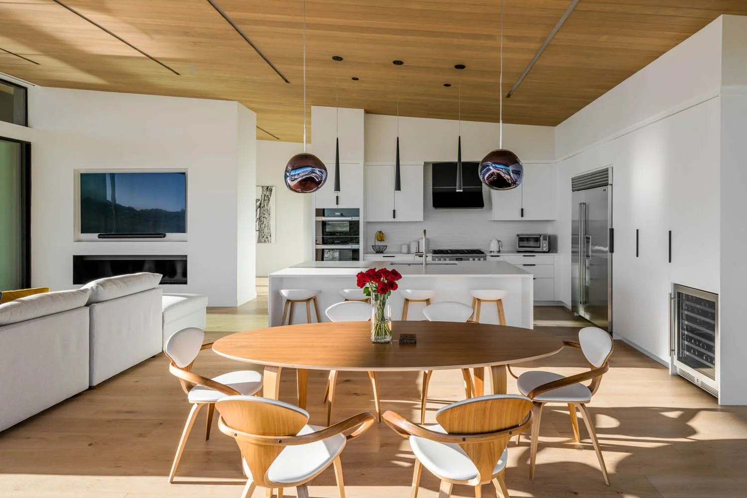 Modern Hillside Retreat Full Circle Customs  (9).jpg