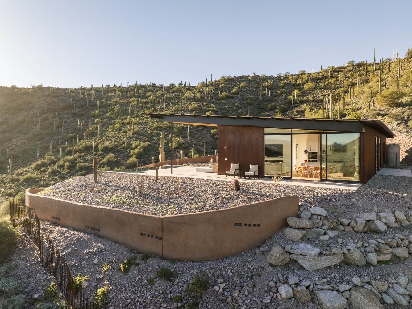Modern Hillside Retreat Full Circle Customs  (11).jpg