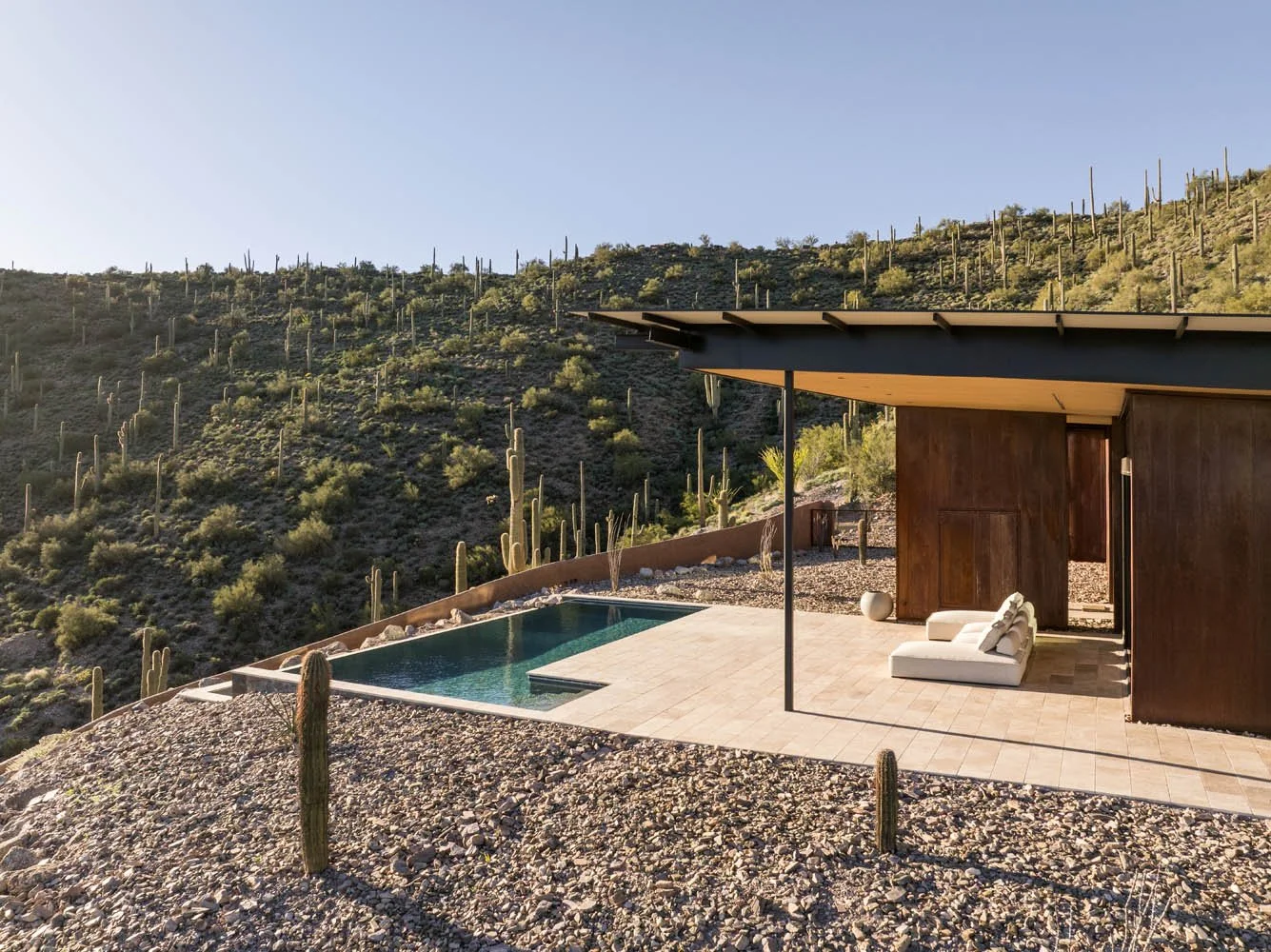 Modern Hillside Retreat Full Circle Customs  (13).jpg