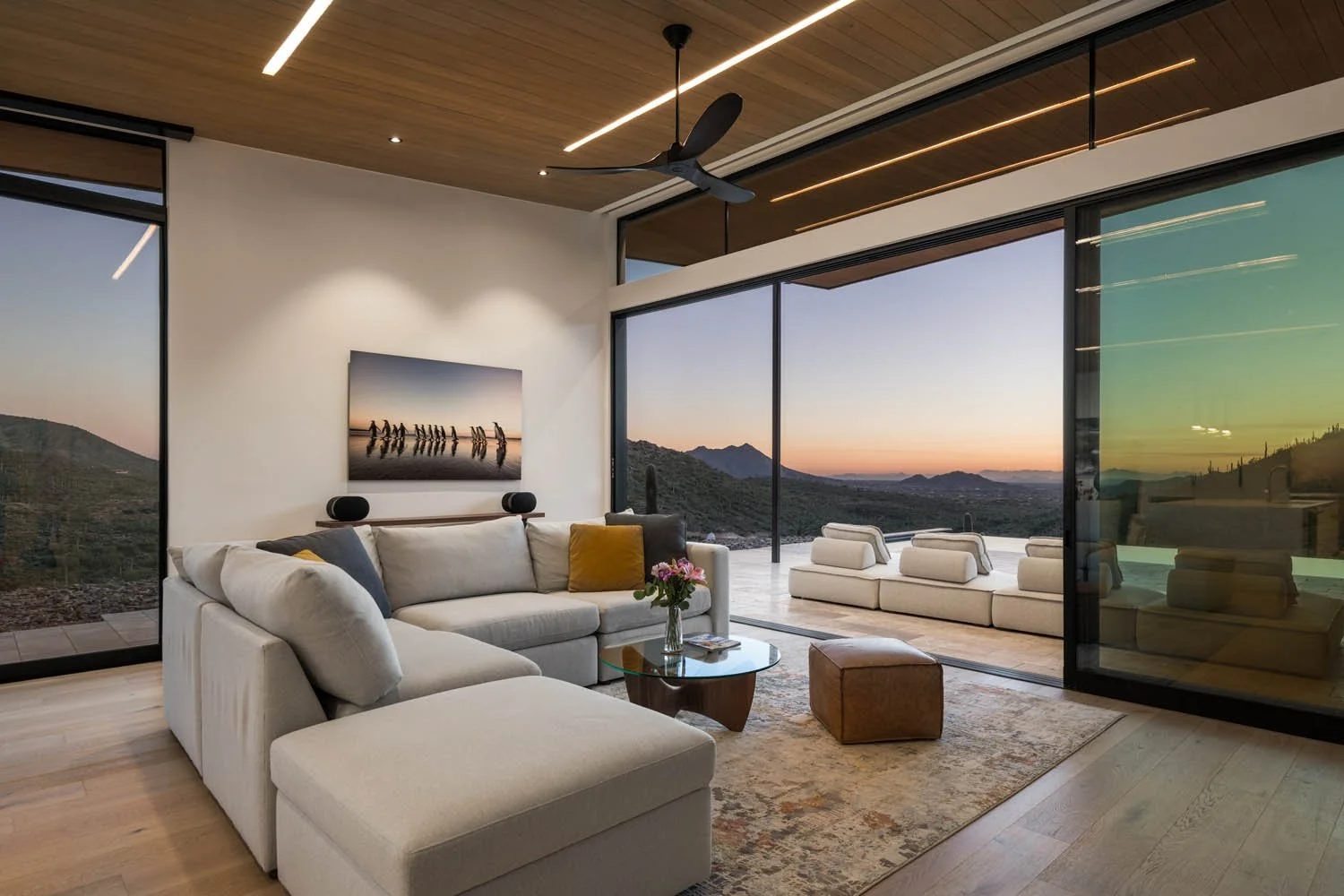 Modern Hillside Retreat Full Circle Customs  (21).jpg