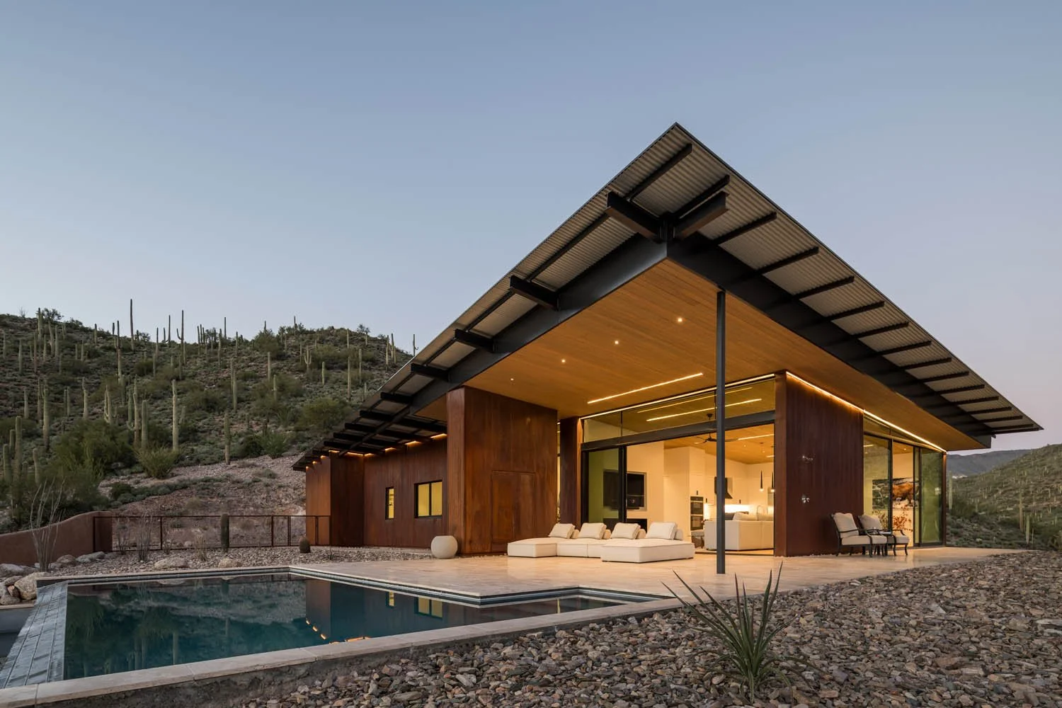 Modern Hillside Retreat Full Circle Customs  (22).jpg