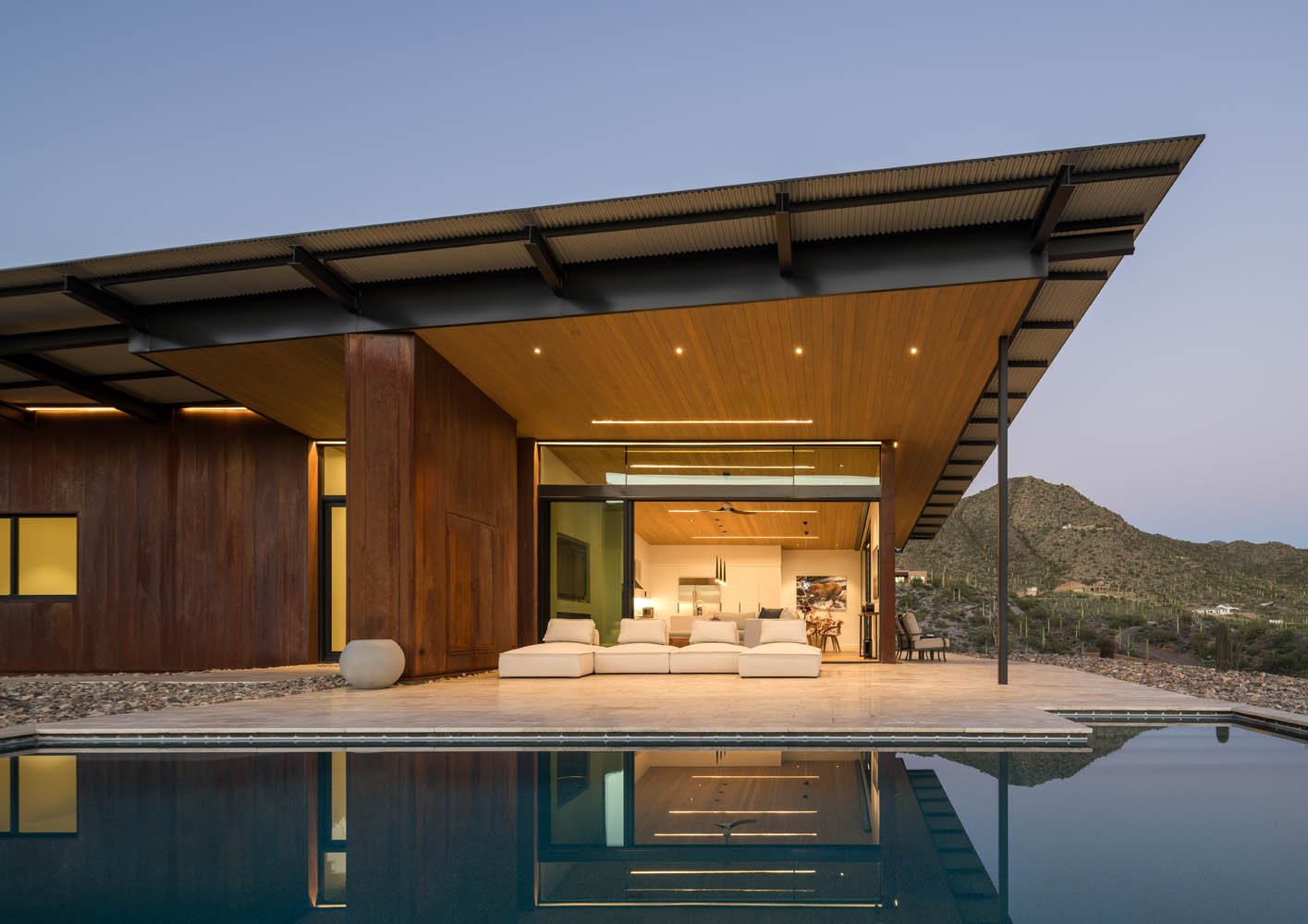 Modern Hillside Retreat Full Circle Customs  (23).jpg