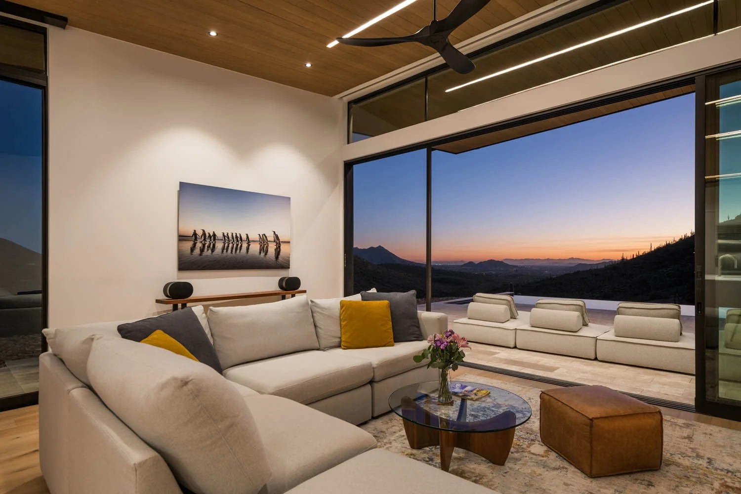 Modern Hillside Retreat Full Circle Customs  (26).jpg