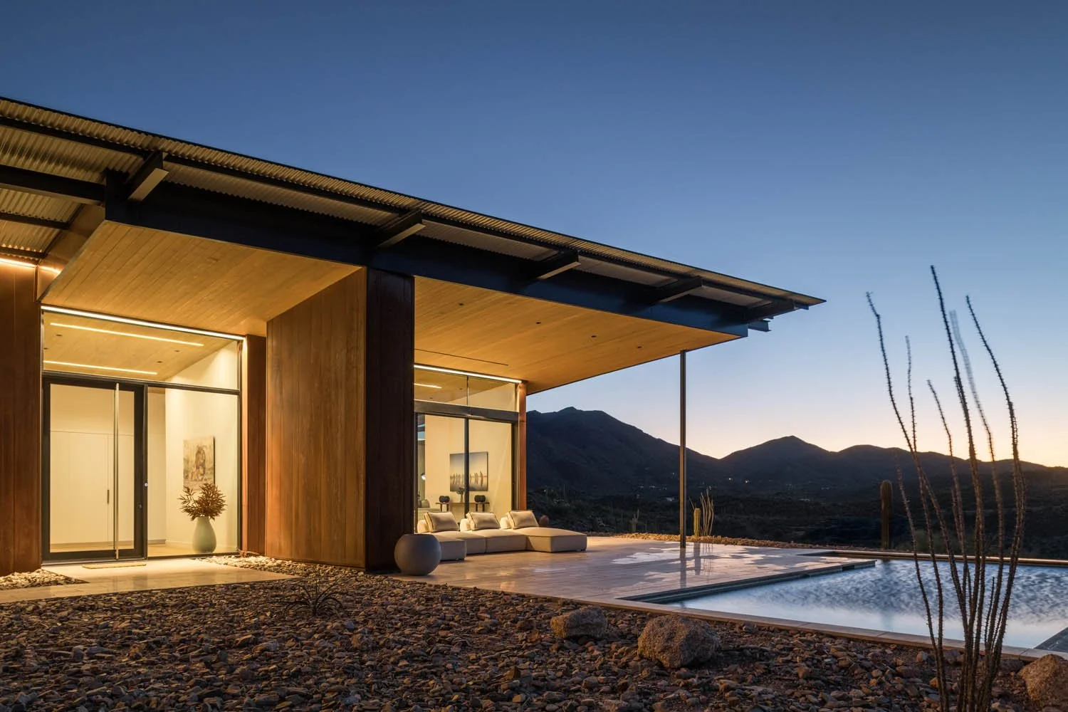 Modern Hillside Retreat Full Circle Customs  (27).jpg