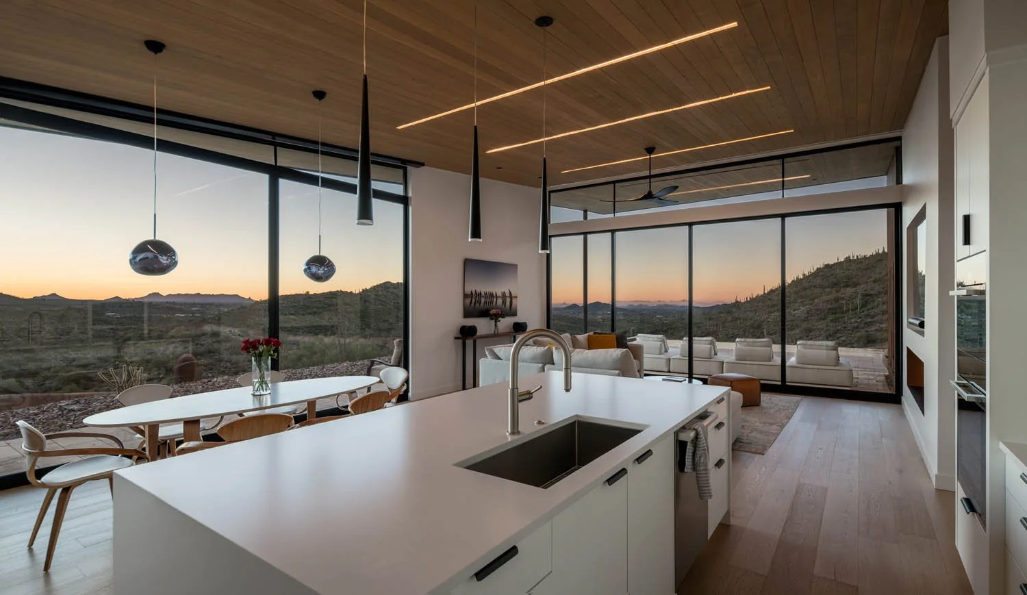 Modern Hillside Retreat Full Circle Customs  (30).jpg