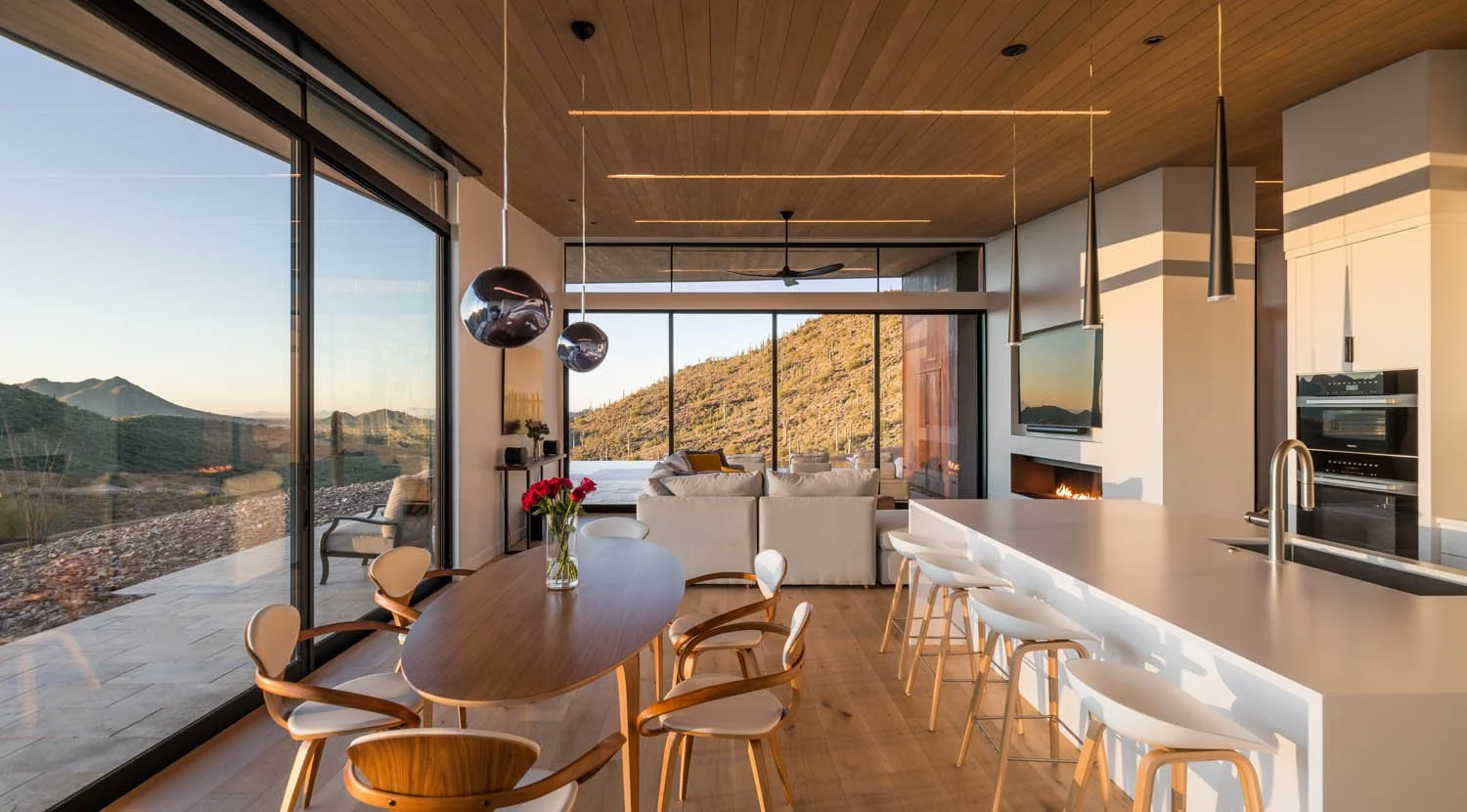 Modern Hillside Retreat Full Circle Customs  (31).jpg