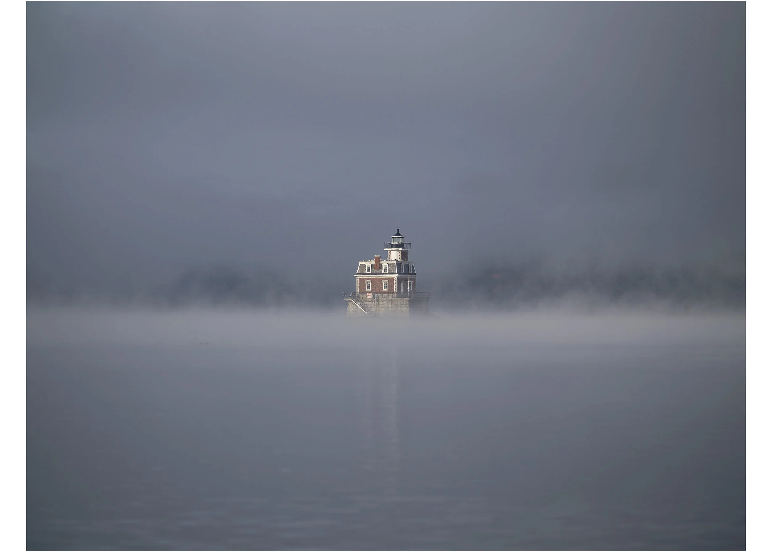 Hudson_lighthouse_1.jpg