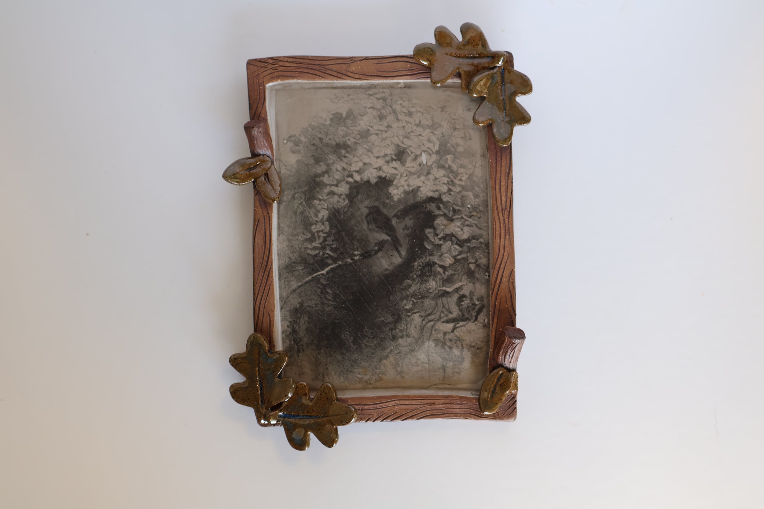 "Un Abri" Ceramic Frame