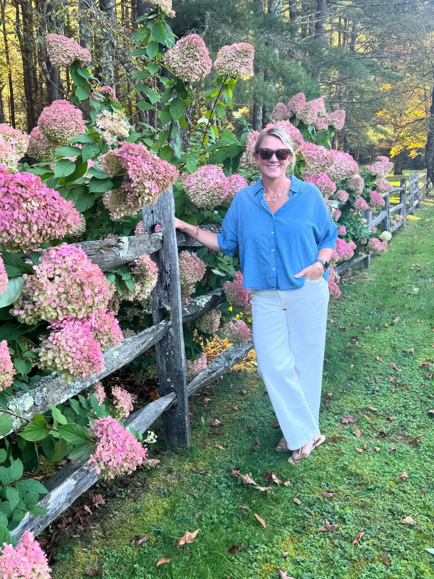 Some pics from our weekend at @troutbeck.ny 🍂
So much beauty if you just look around 🧡
.
.
.
#ameniany #hudsonvalleyny #smallbeautifulmoments #troutbeck