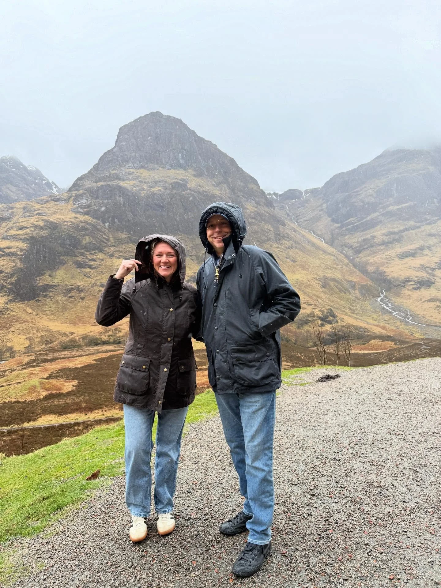 Checked the Scottish Highlands off of my bucket list! Shoutout to @johnfago for taking one for the team and driving us around all day safely! The roads to Glencoe can be downright scary but oh so beautiful. 
One thing I will say is it&rsquo;s harder 