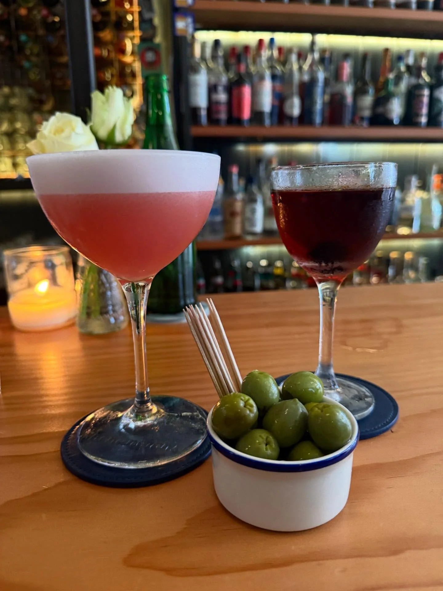 Wow we had some fabulous food and drinks while we were in Edinburgh! 
Save this post if you are headed there some time in the future! 

1 - Drinks at @heypalu / this is a fabulous spot 
2 - Dinner at @makarsmashbar / WORTH THE HYPE
3 - Dessert at @ma