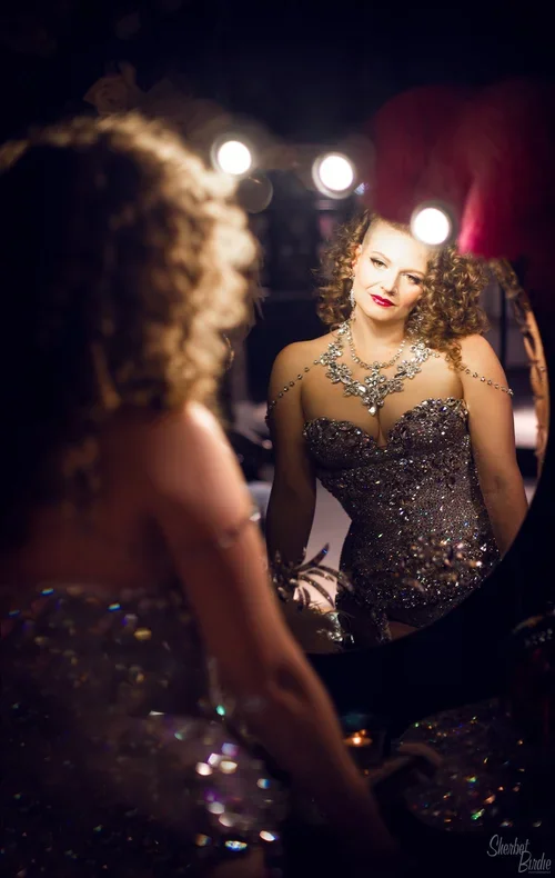 sherbet-birdie-deluxe-photoshoot-burlesque-sydney-15.webp