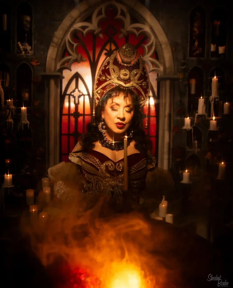 sherbet-birdie-photoshoot-victorian-witchs-vampires-goth-photos-moody-photography-church-sydney-24.webp
