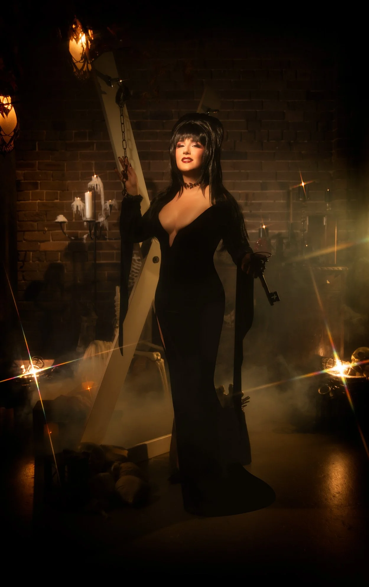 Elvira-Queens-of-Horror-Photoshoot-Chains.jpg