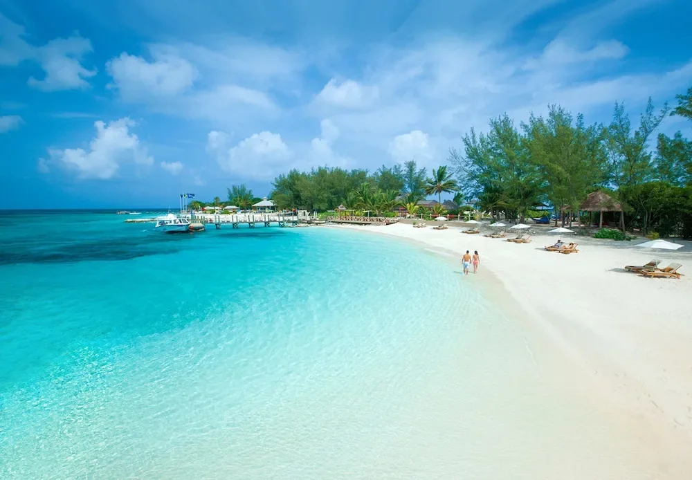 Sandals Royal Bahamian-beach.webp