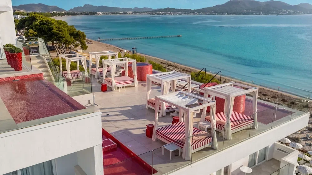 Iberostar Waves Alcudia Park- lounge.webp