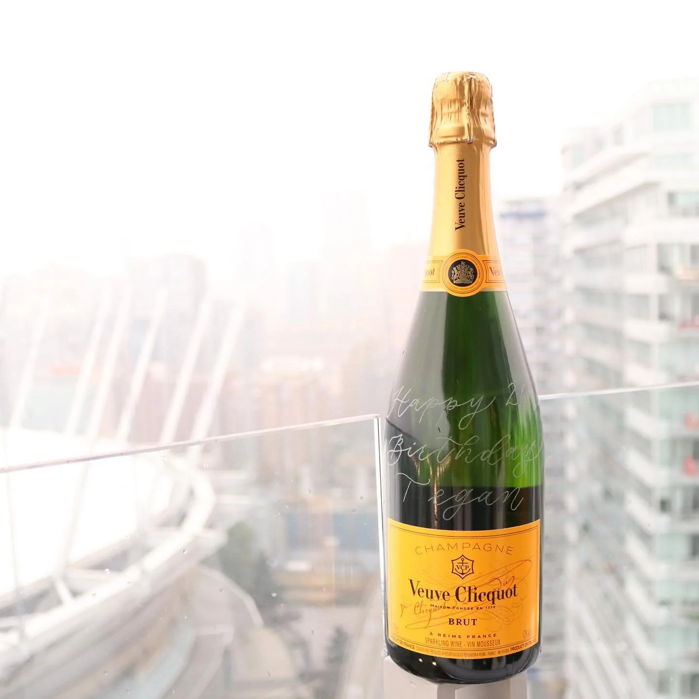 What&rsquo;s better than gifting a bottle? Gifting a personalized, engraved bottle! 

DM me today if you&rsquo;re thinking of getting wine bottles engraved for the holidays ✨

#vancouverengraver #vancouverengraving #bottleengraving #personalizedbottl