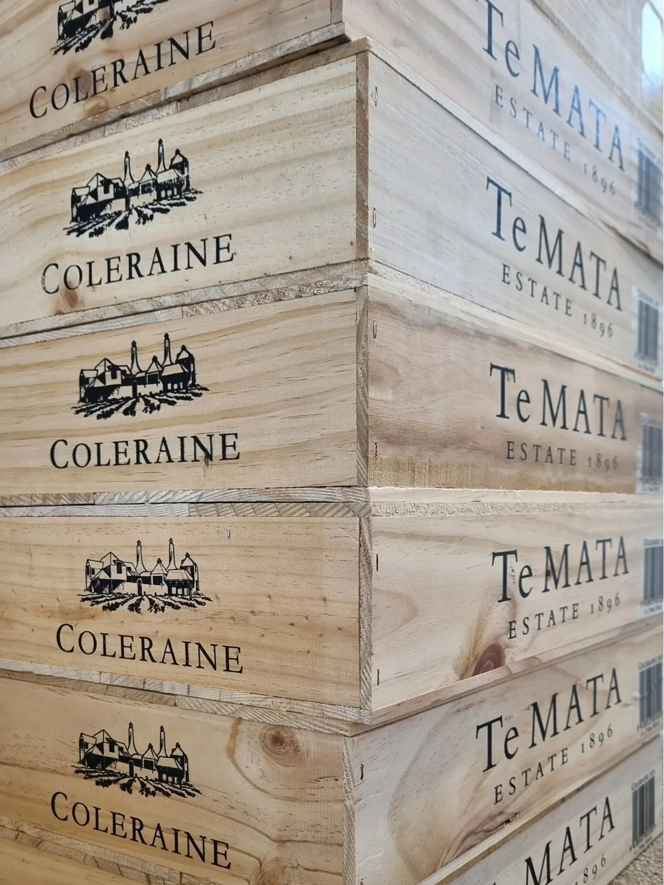 As well as a good selection of vintages of Coleraine as single bottles, we also have a handful of these beautiful wooden six case boxes. Vintages: 2020, 2021, 2022 and 2023.

Link bio 🍷

#finewine #nzwine #Coleraine #bordeauxblend #winesale