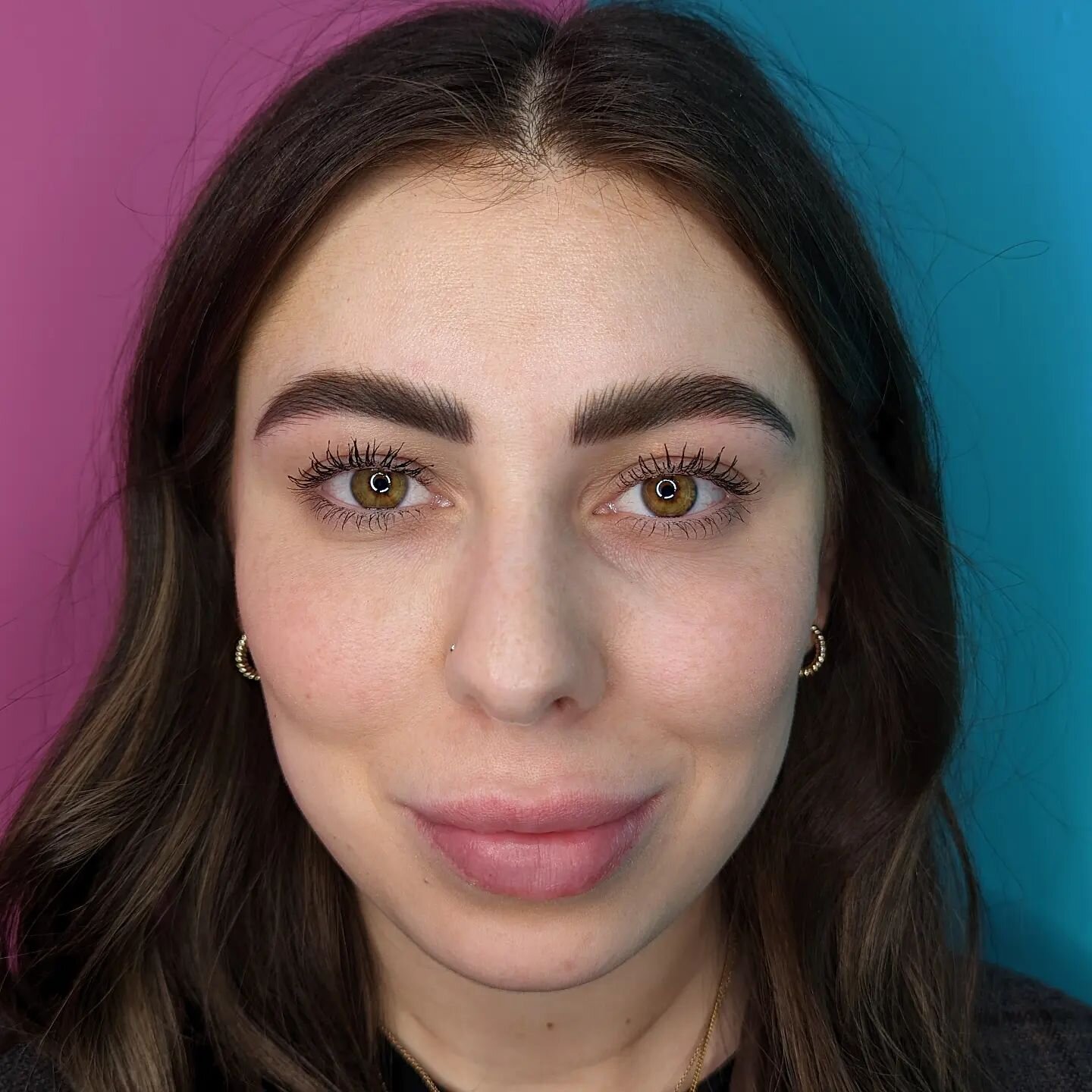 Wispy is Trending ✨ Why? Because the natural look always wins baby 🌴🤌🏼

Your brows can be thick &amp; full without being solid.

This beautiful client has been getting her brows done since 2018 but we still manage to make the strokes pop ✨

Touch 