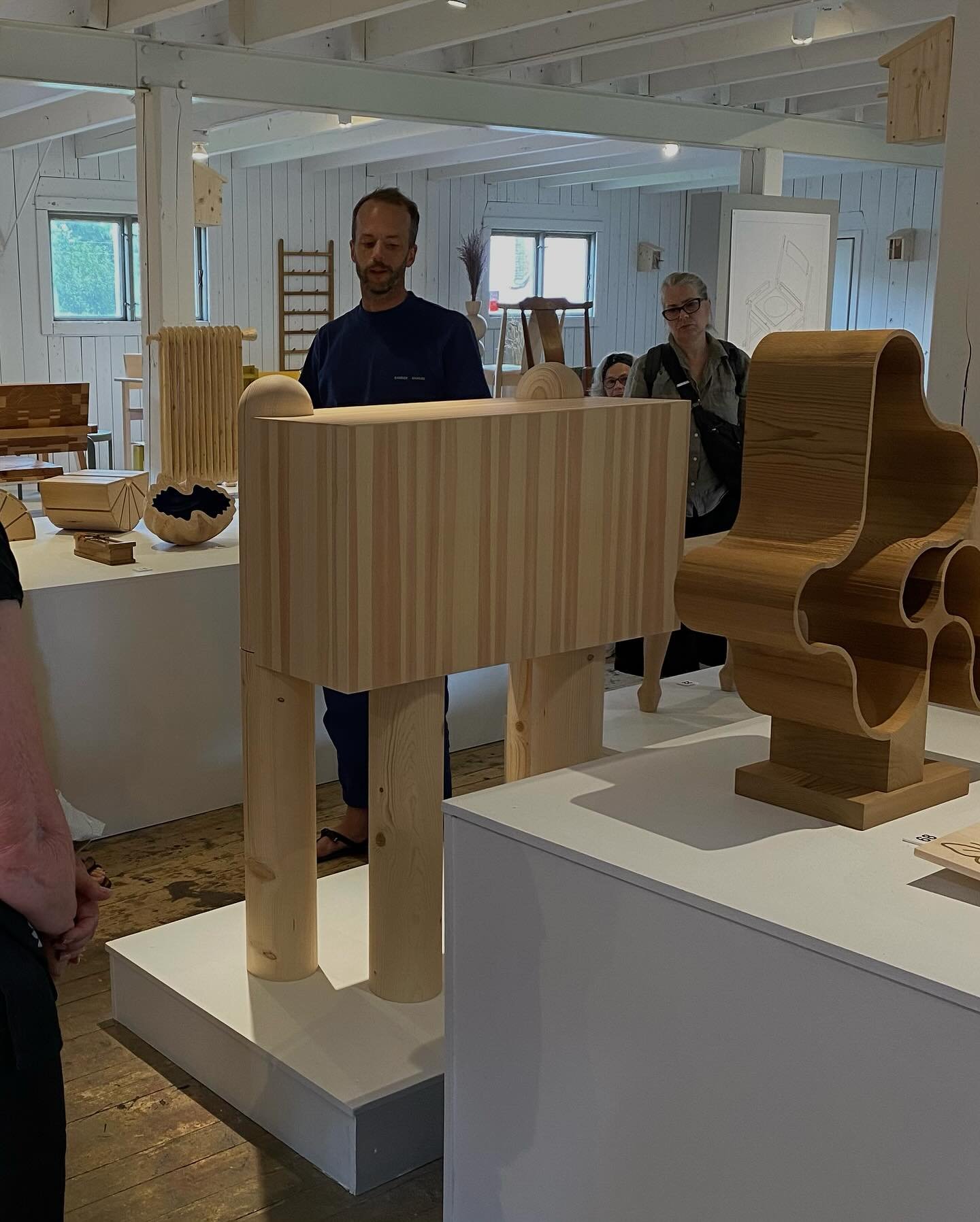 Tv&aring; veckor kvar att bes&ouml;ka M&ouml;belsommar p&aring; @kulturgatan_bodafors . Som vanligt vet ingen vart sommaren tog v&auml;gen. H&auml;nder ocks&aring; mycket annat kul p&aring; Kulturgatan i h&ouml;st men jag vet ni gillar m&ouml;bler s&