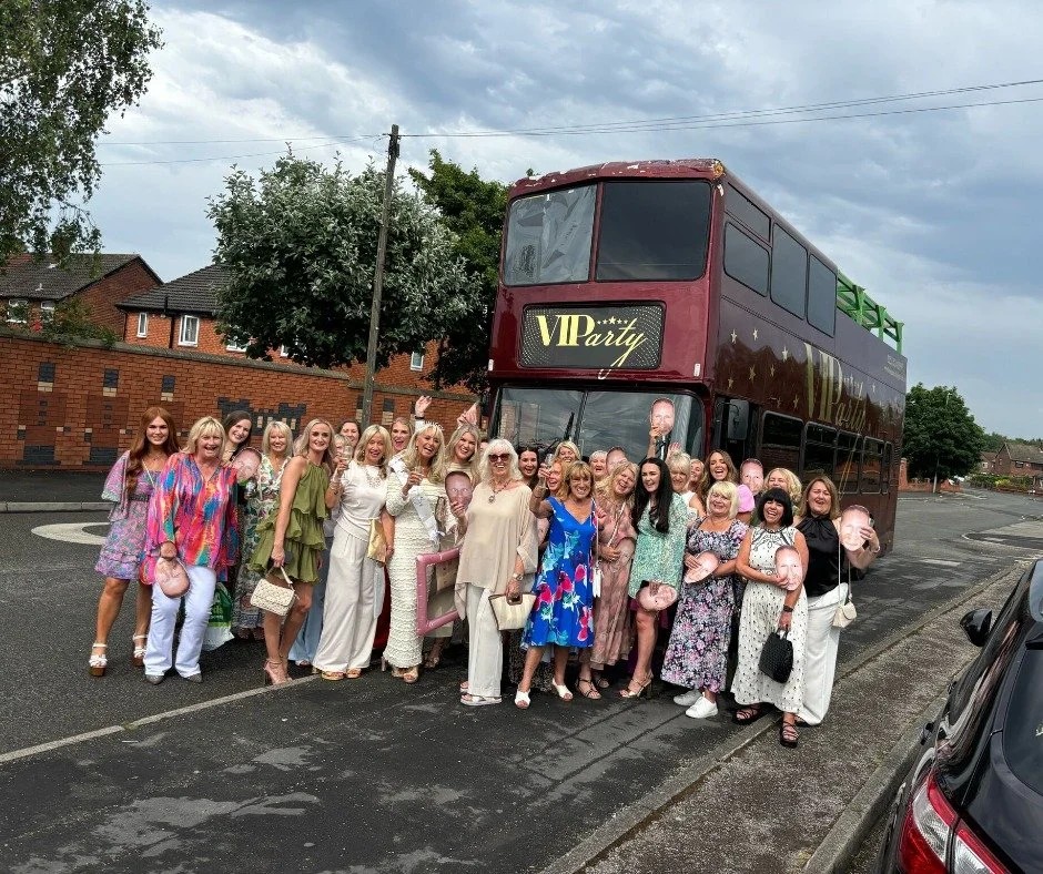 Wheels + Hen parties = An unforgettable night 🪩

A massive thanks to Annabel for sending in these pictures of her and her loved ones celebrating a hen do on our VIParty bus ✨You go girls 🤩

Book now at hollywoodcars.com and make your night a night 