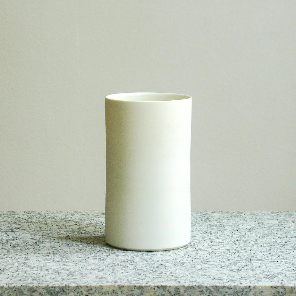 Carolin Wachter Vase schlank.jpg