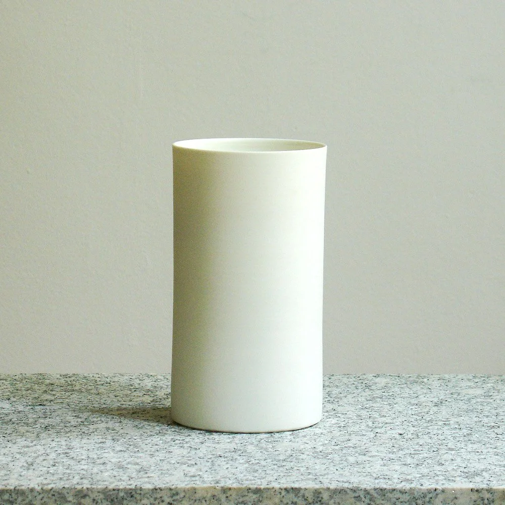 Carolin Wachter Vase schlank hoch.jpg