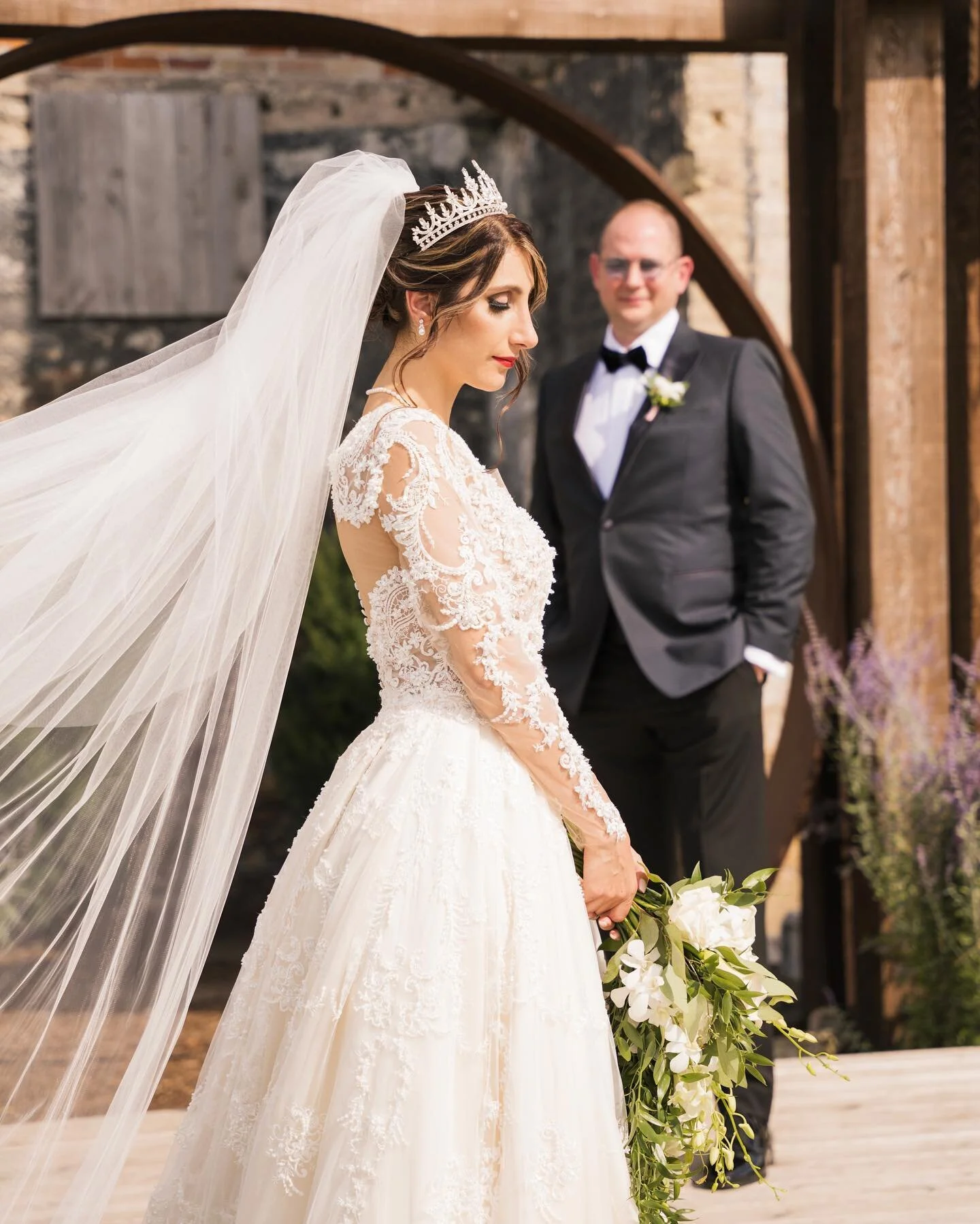 I A N &amp;  Z A H R A 🕊️
.
&middot;
&middot;
📸 @marjan_photography 
&middot;
💐 @graysflorist 
&middot;
.
.
.
#wedding #weddingdress #instawedding #weddingday #bride #weddingphotography #weddinginspiration #weddings #instaweddings #love #weddingpl