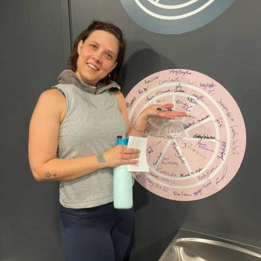 Your #mondaymotivation is this amazing woman who just hit 100 classes! Congrats, Kate!! As a working mom of twins, Kate is short on time to herself but she prioritizes her early morning rides. She has a calm presence but don&rsquo;t let that make you