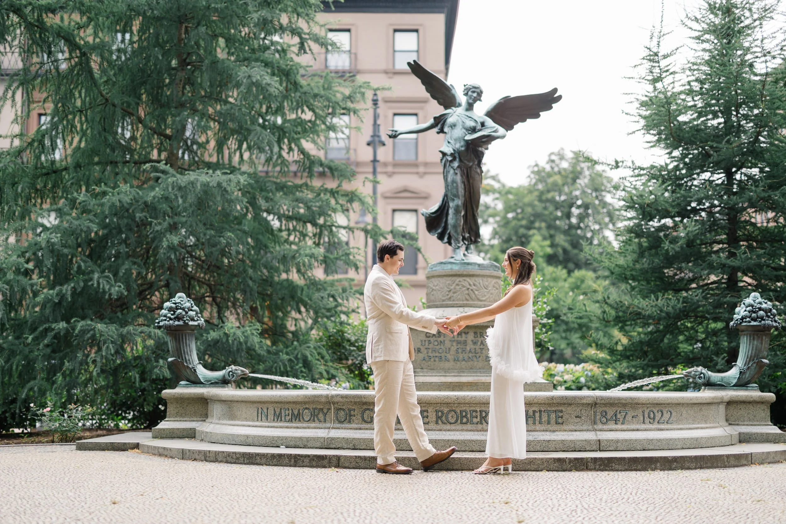 Timeless Boston engagement photos captured in the Public Garden.