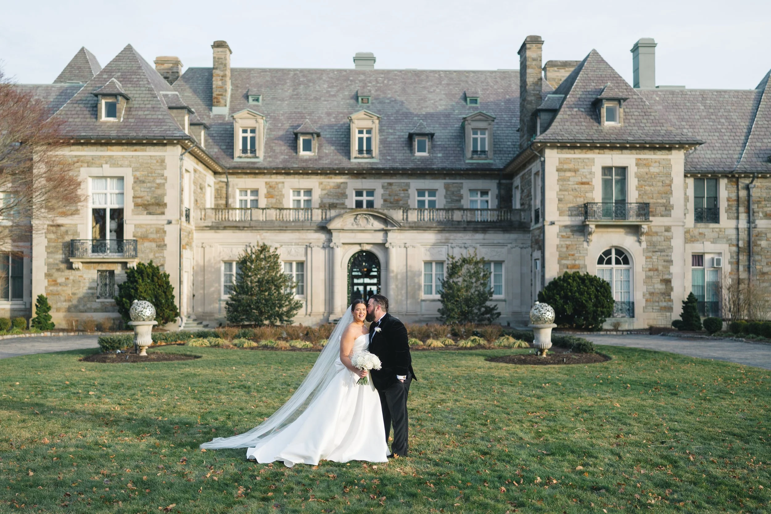 A Festive Winter Wedding at Aldrich Mansion