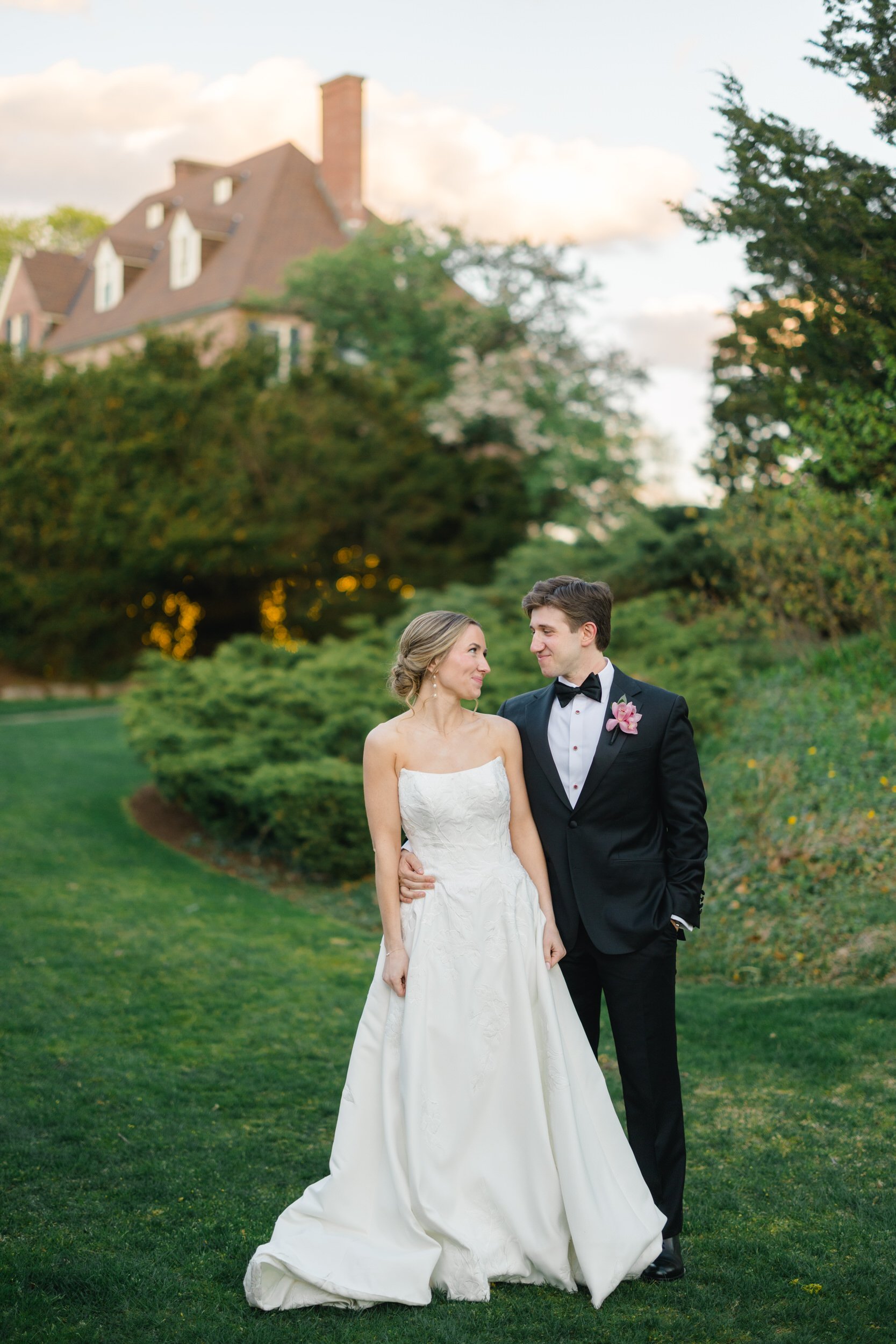 Sunset wedding portraits at Misselwood Estate overlooking the ocean