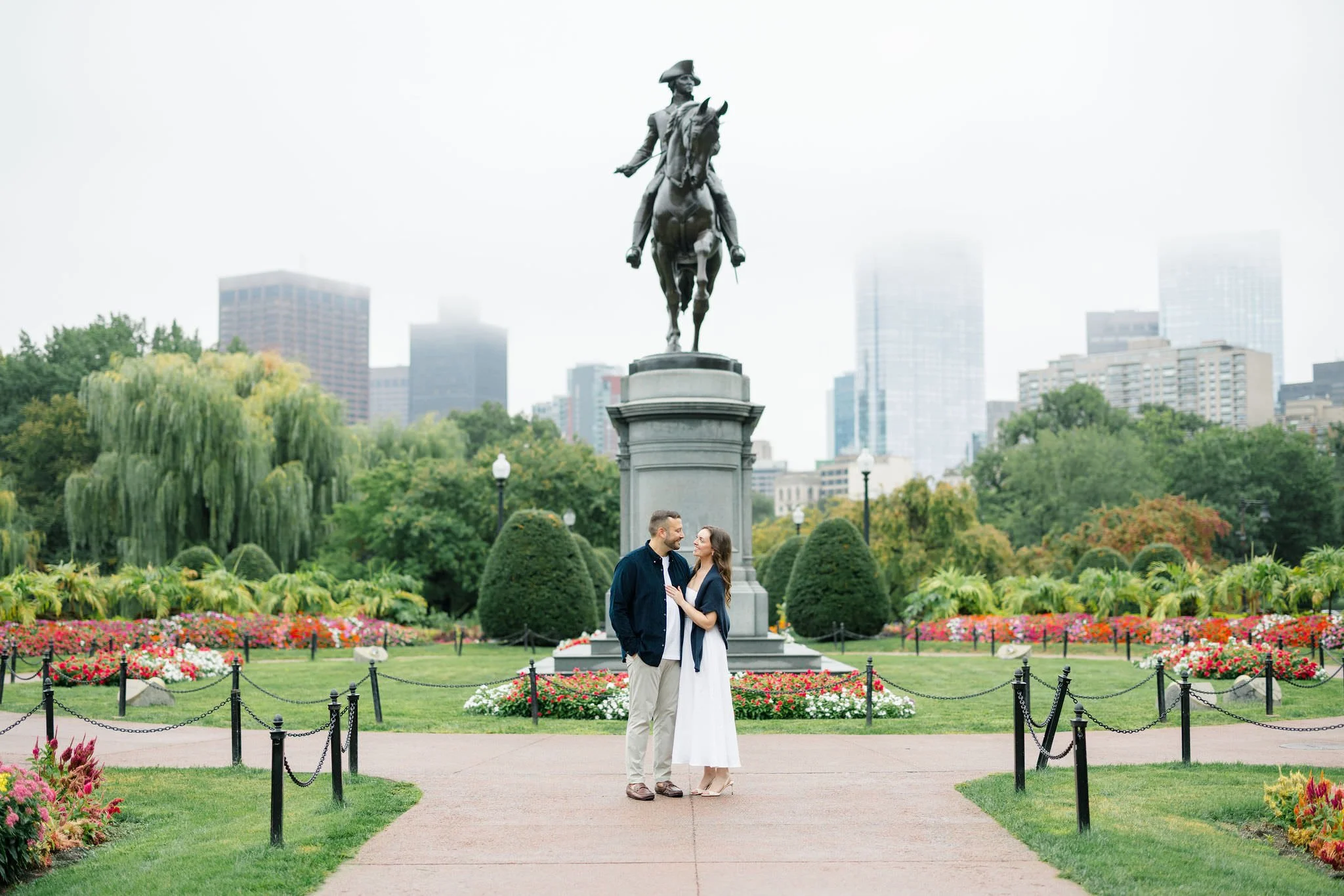 Timeless couple portraits among the greenery of the Boston Public Garden