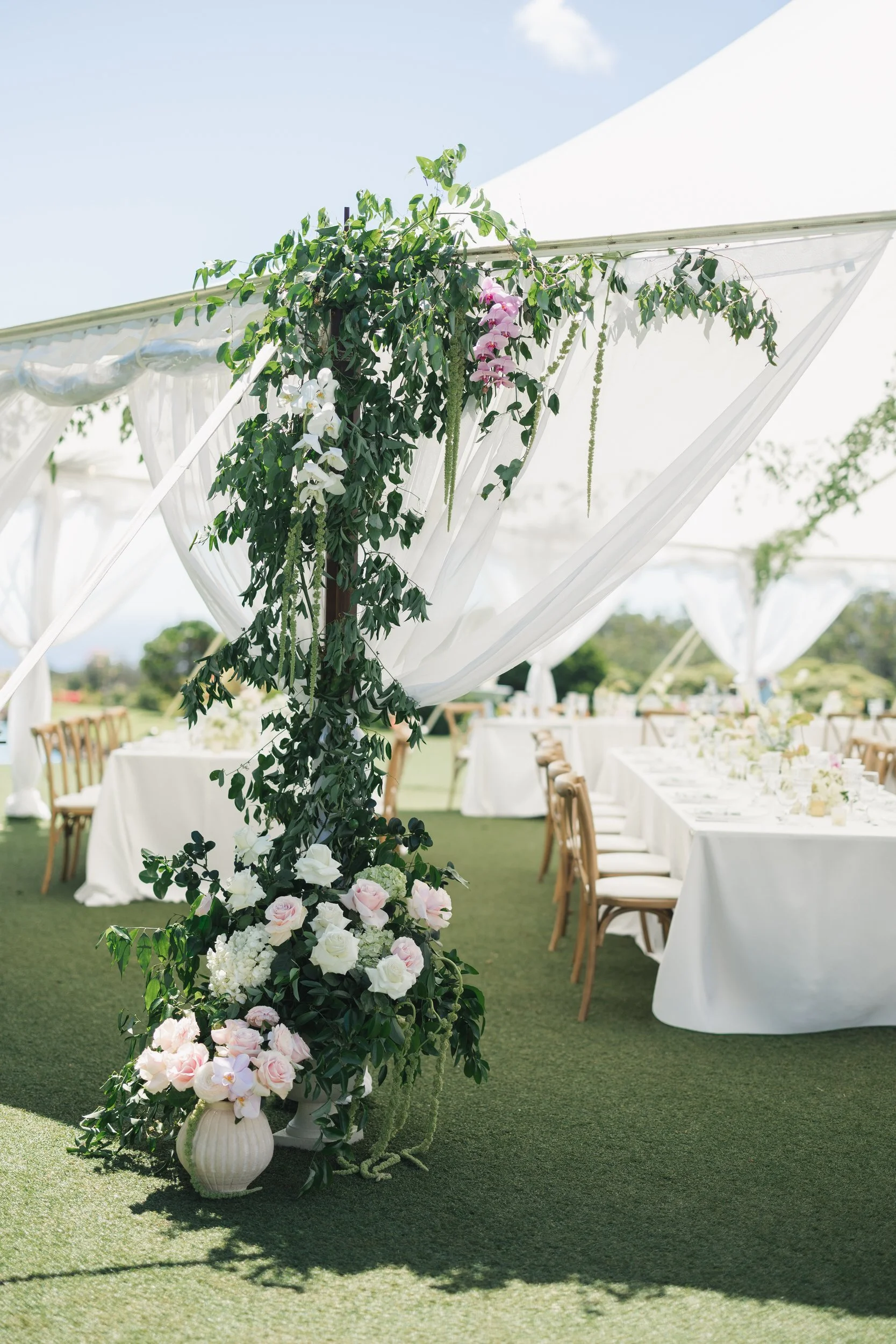 reception table design at sunset ranch hawaii wedding on oahu