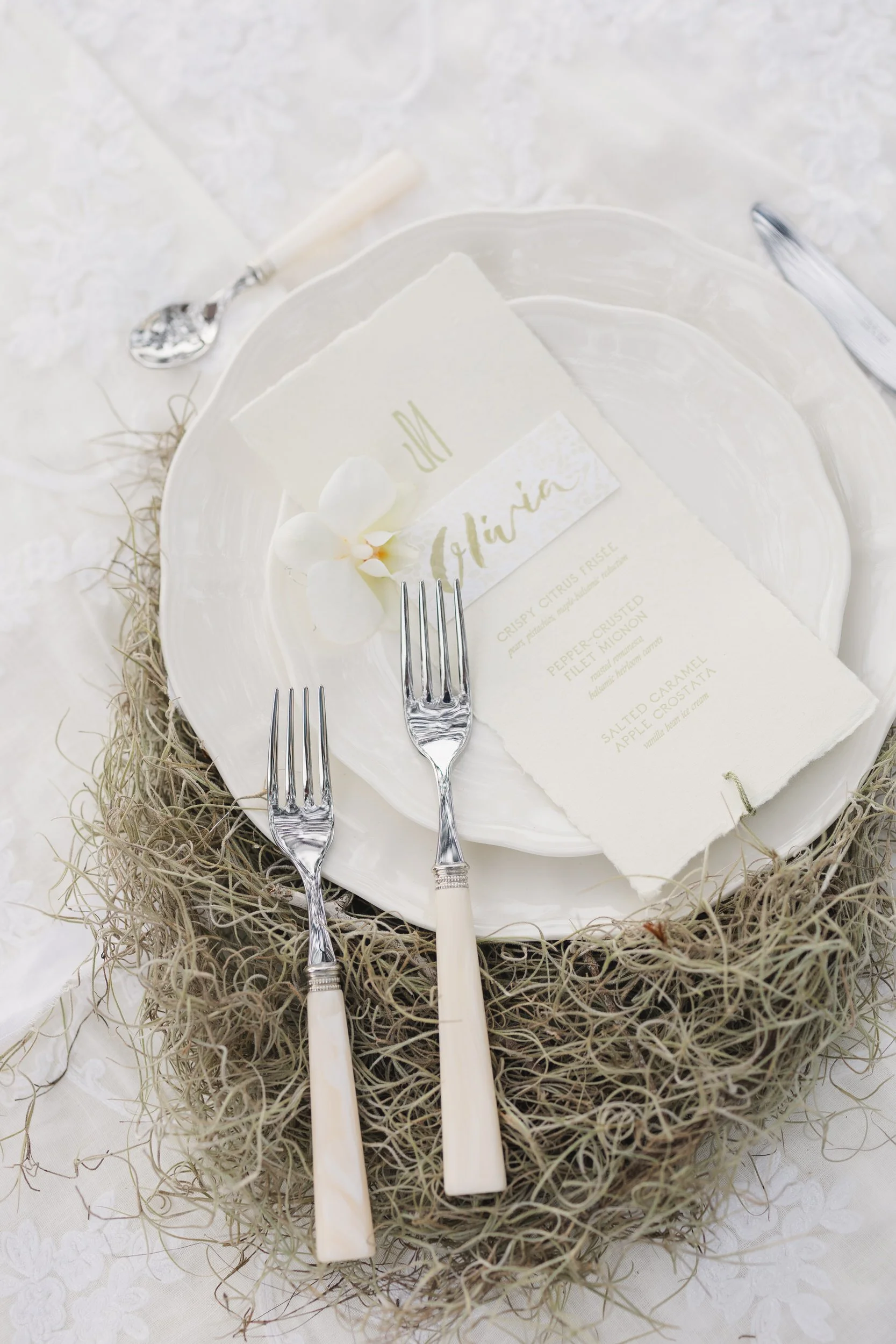 Charleston waterfront wedding reception tablescape at Lowndes Grove