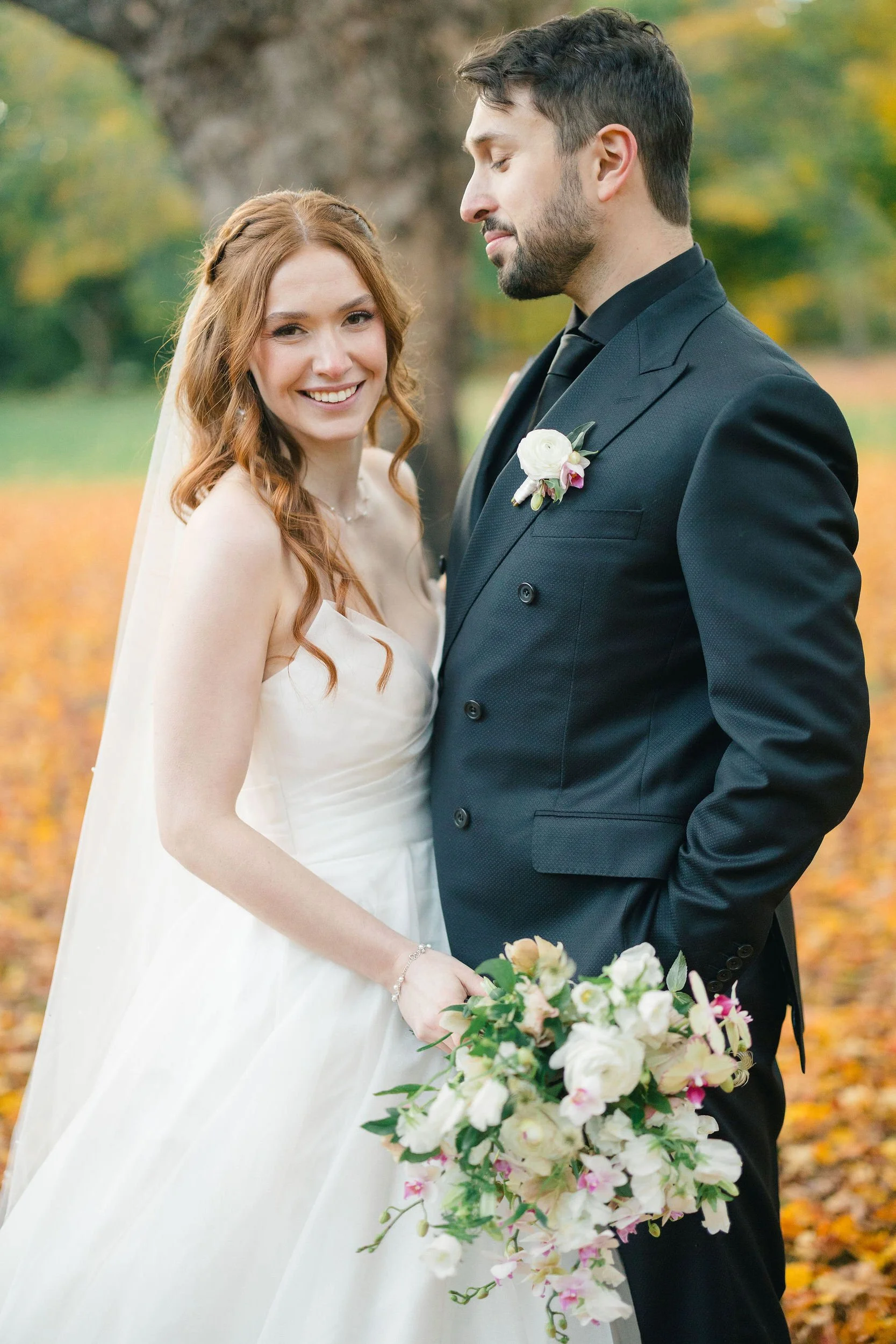 Couple's golden hour portraits during their Elm Bank wedding in Wellesley, Massachusetts.