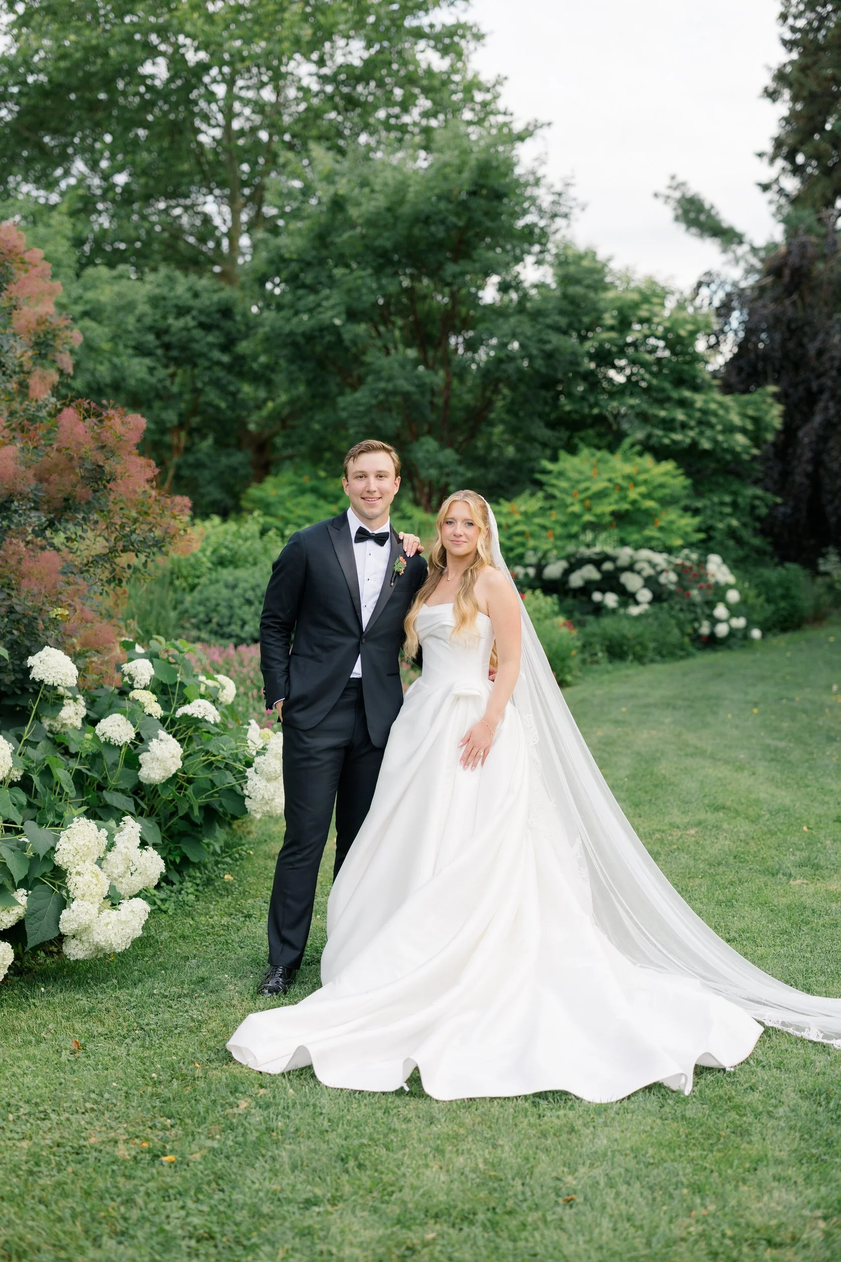 Romantic golden hour wedding portraits at Elm Bank