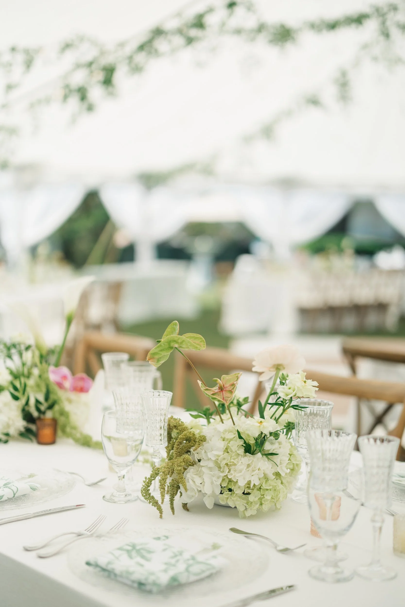 wedding reception decor and tablescape at sunset ranch hawaii