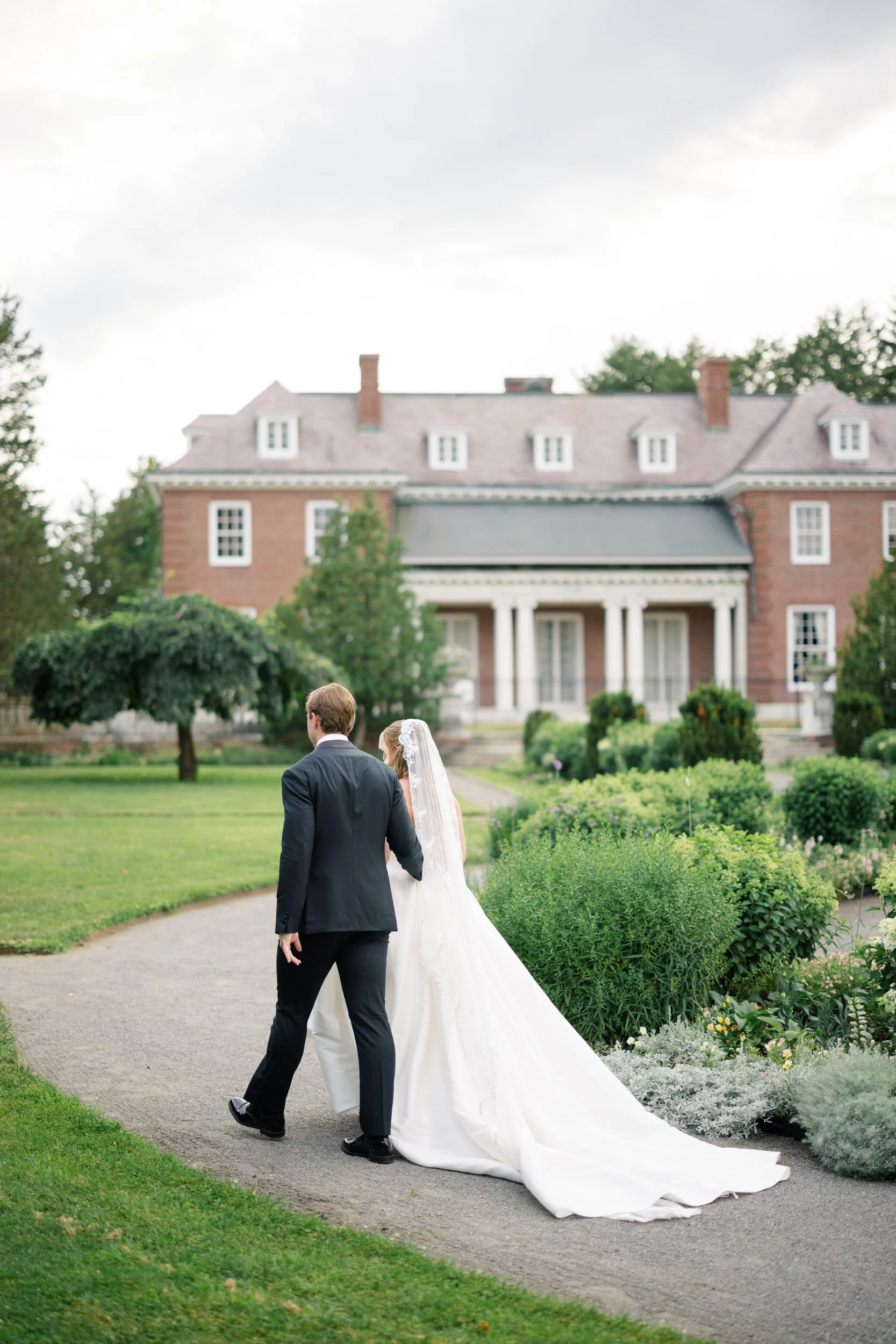 Bride and groom sunset portraits at The Gardens at Elm Bank