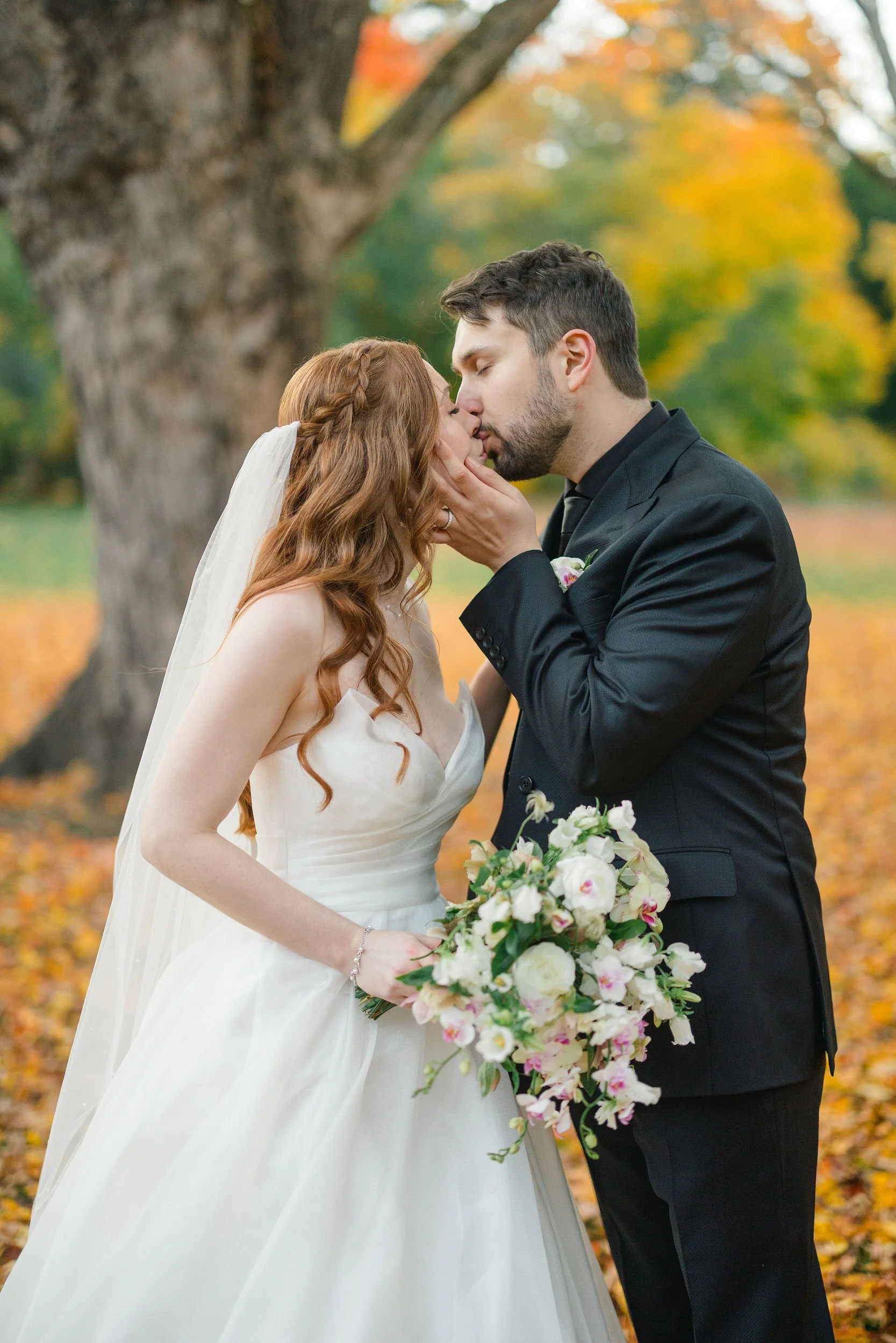 Golden hour wedding portraits of a couple at Elm Bank Gardens.