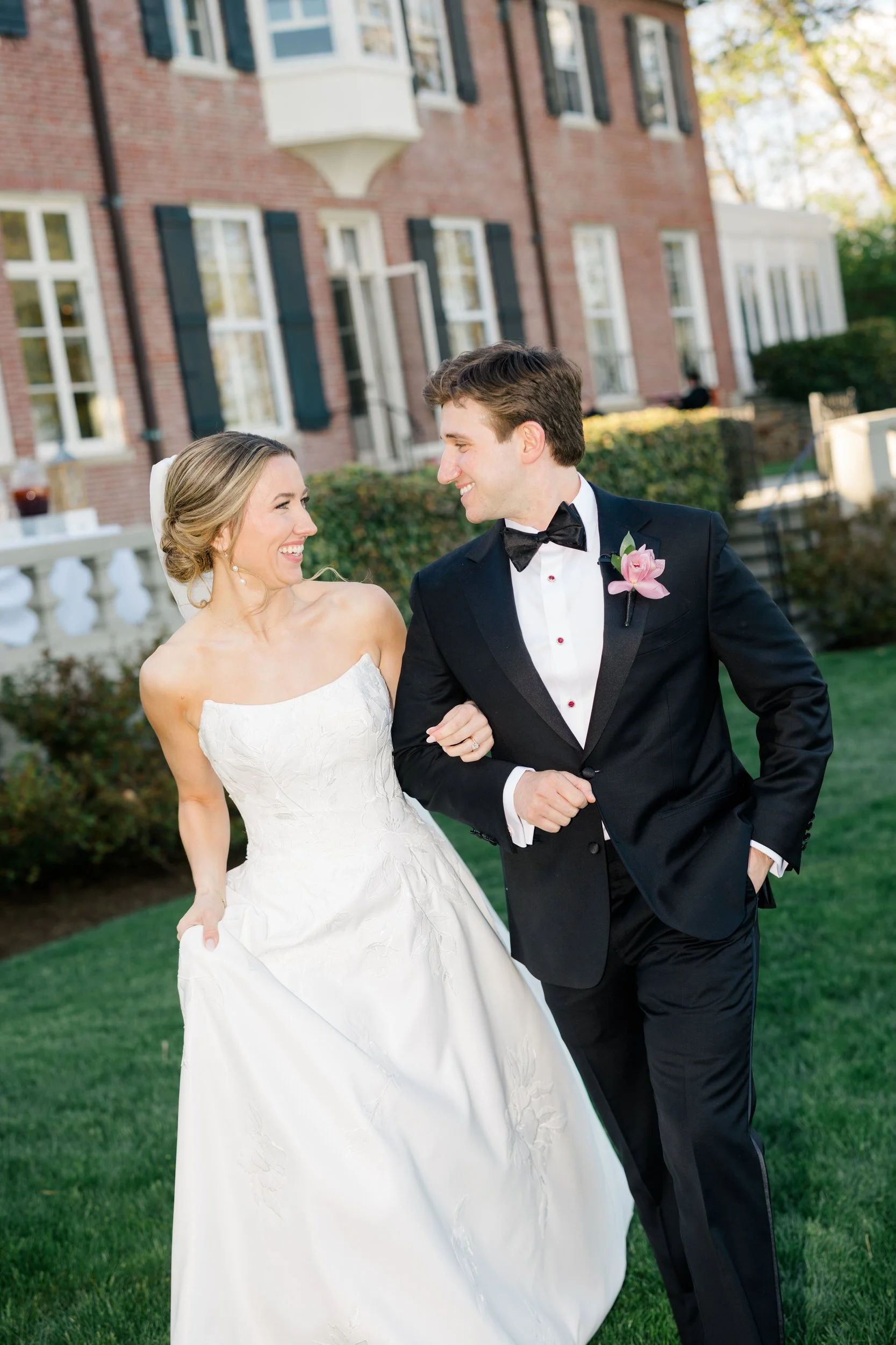 Golden hour couple portraits at coastal Massachusetts wedding venue